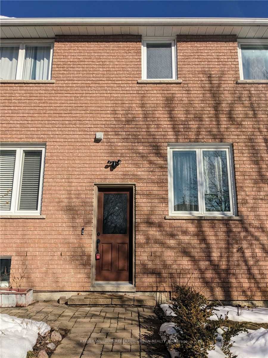 132 Old Surrey Lane Lower Property Photo 2