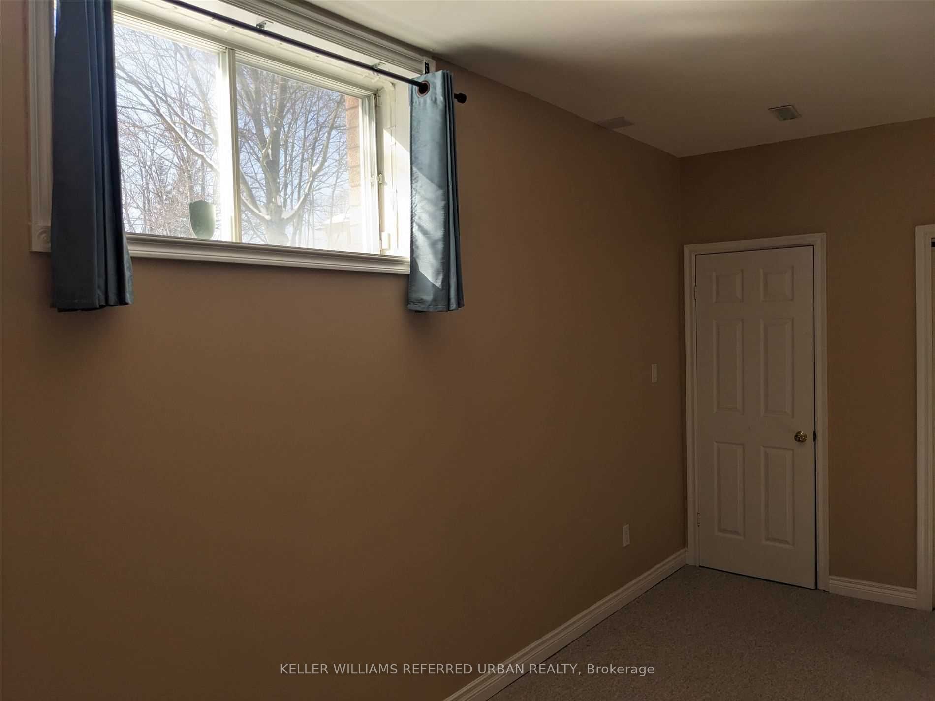 132 Old Surrey Lane Lower Property Photo 17