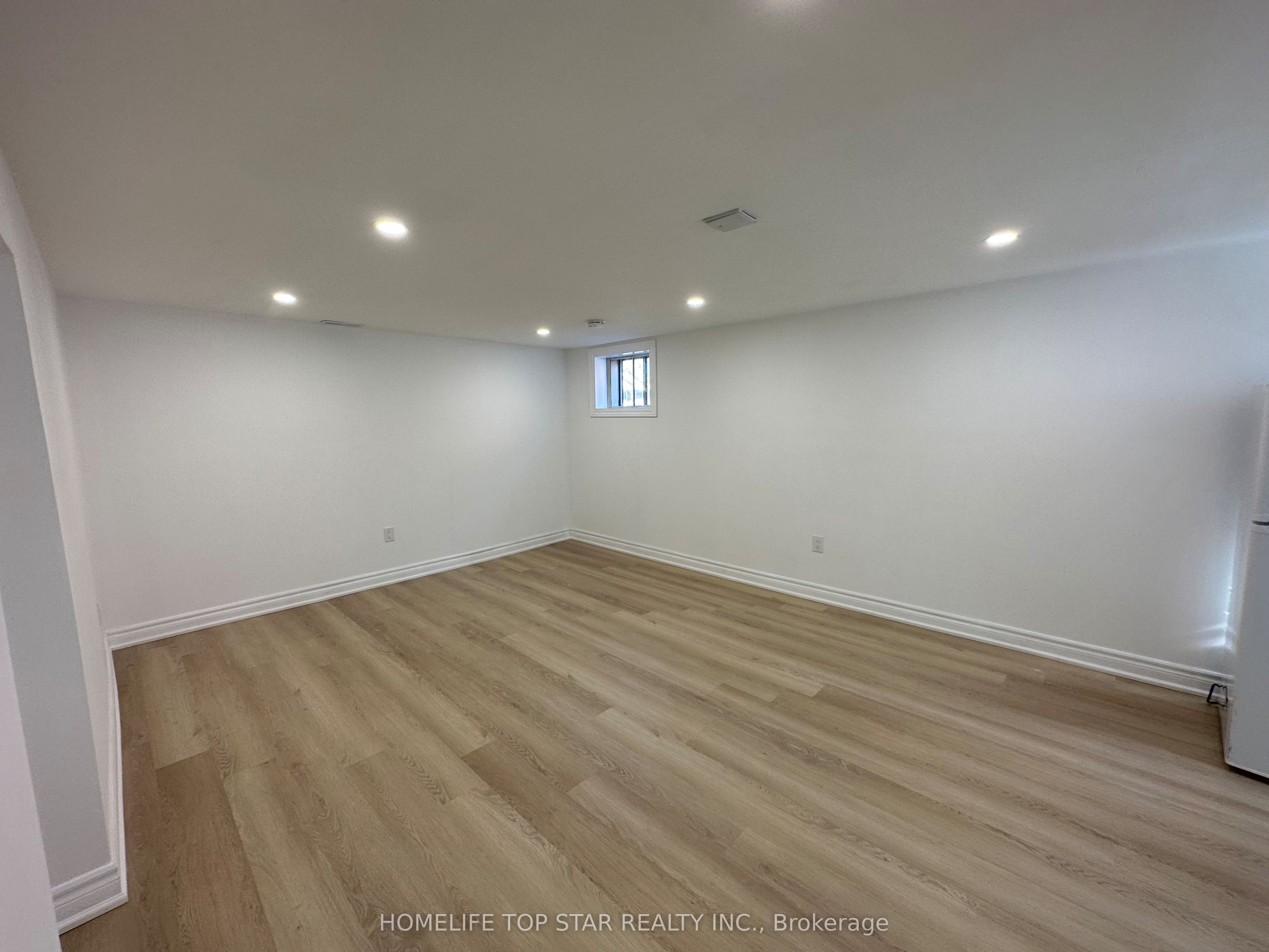 38 Cartier Crescent Bachelor Property Photo 1