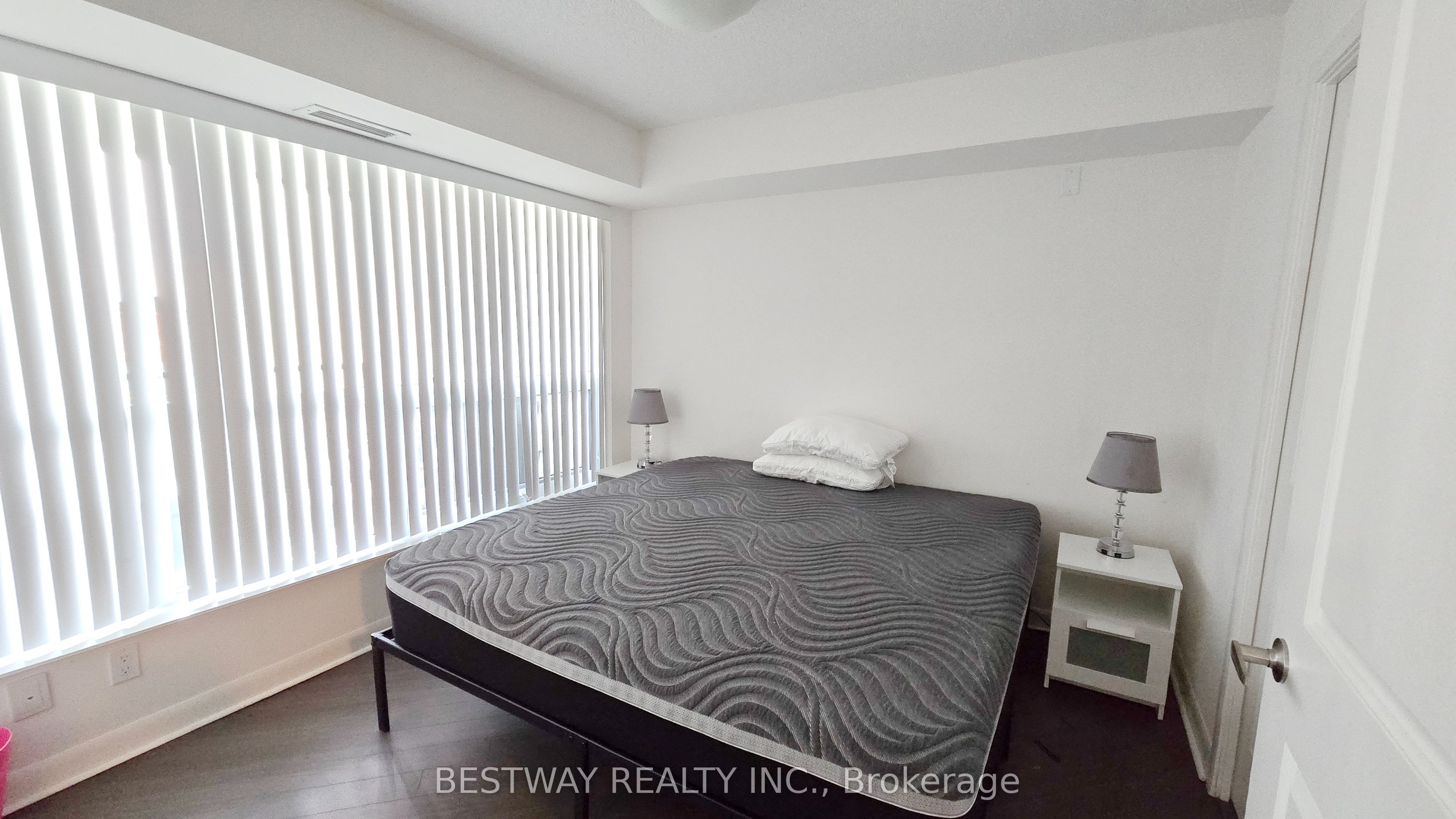 75 Norman Bethune Avenue 208 Property Photo 8