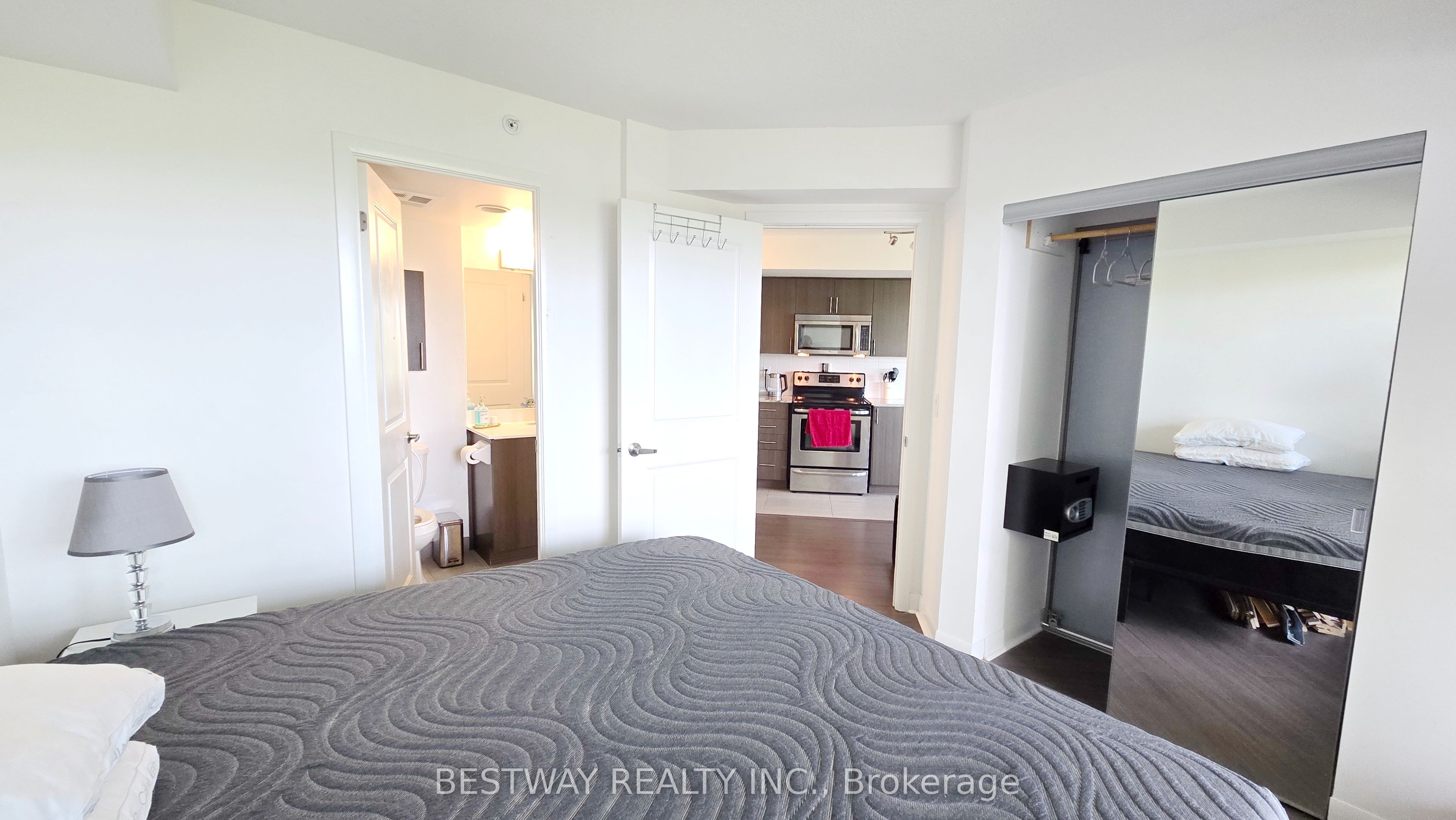 75 Norman Bethune Avenue 208 Property Photo 11