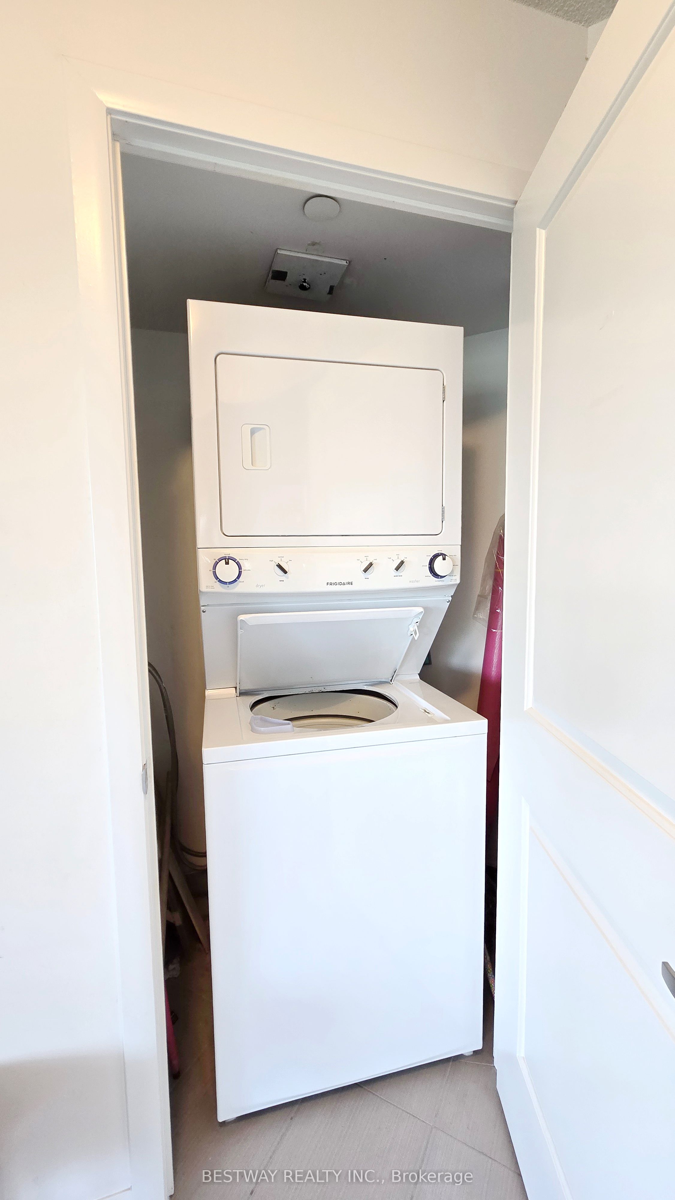 75 Norman Bethune Avenue 208 Property Photo 15