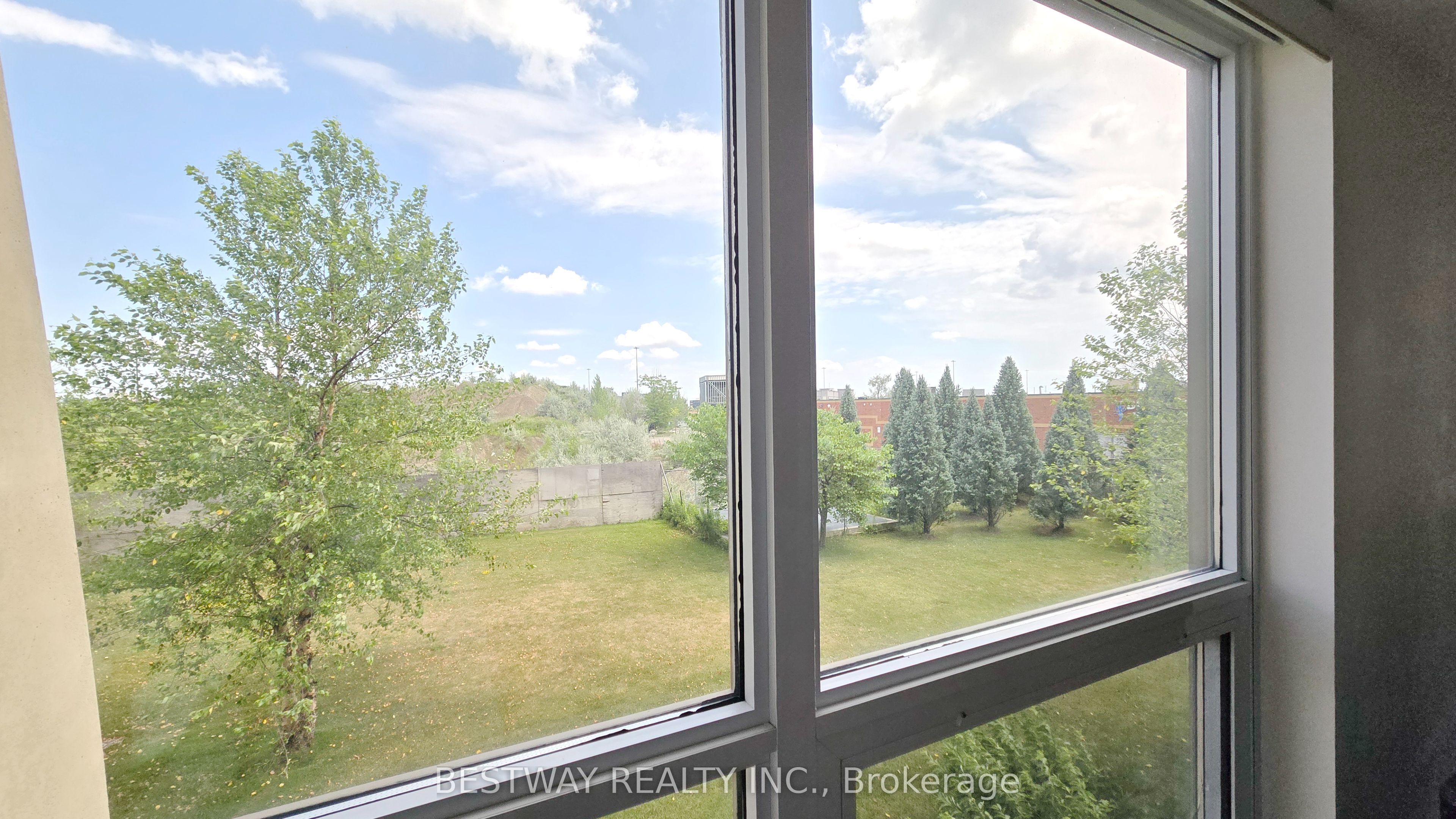 75 Norman Bethune Avenue 208 Property Photo 19