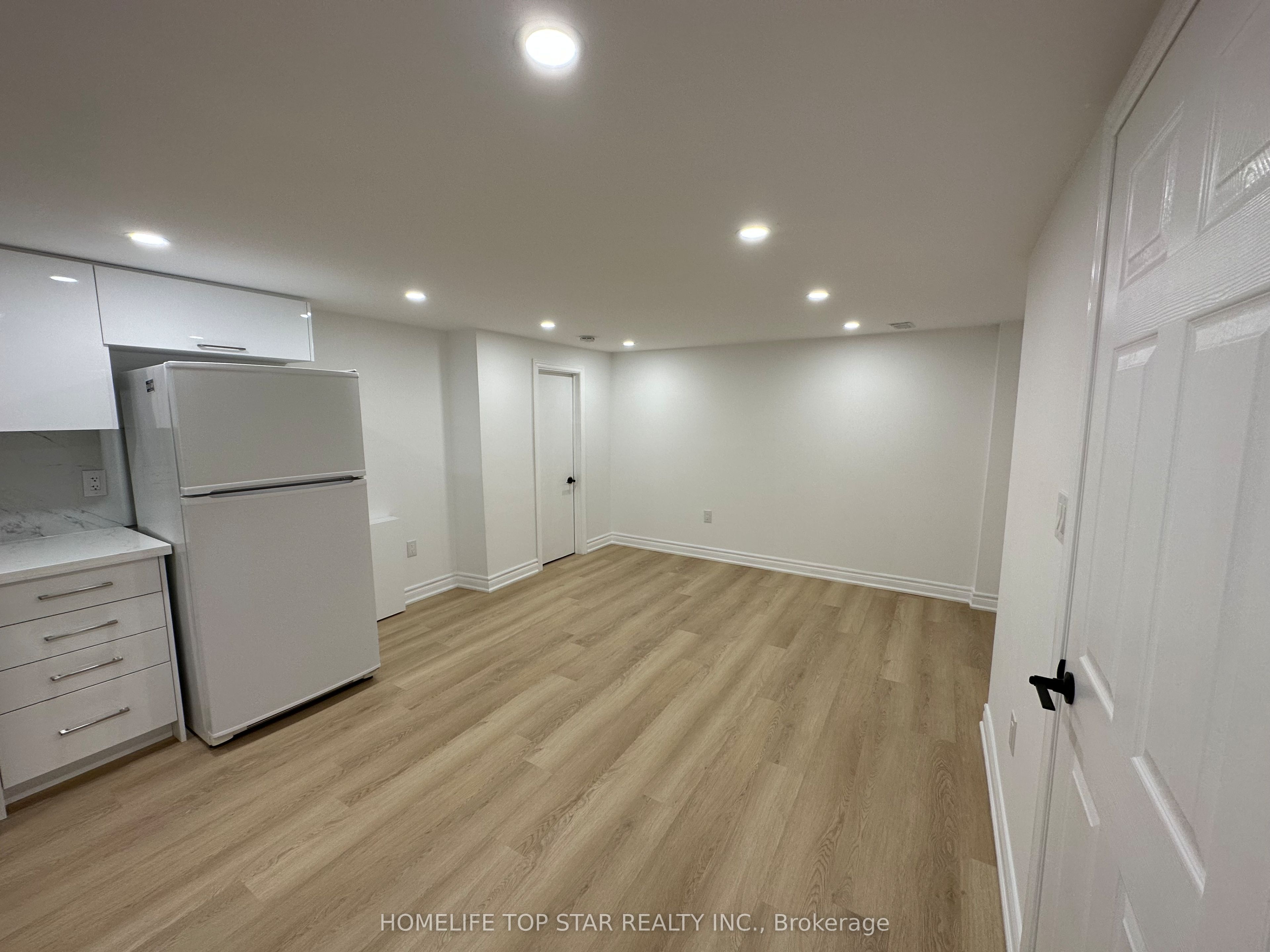 38 Cartier Crescent Basement Property Photo 1