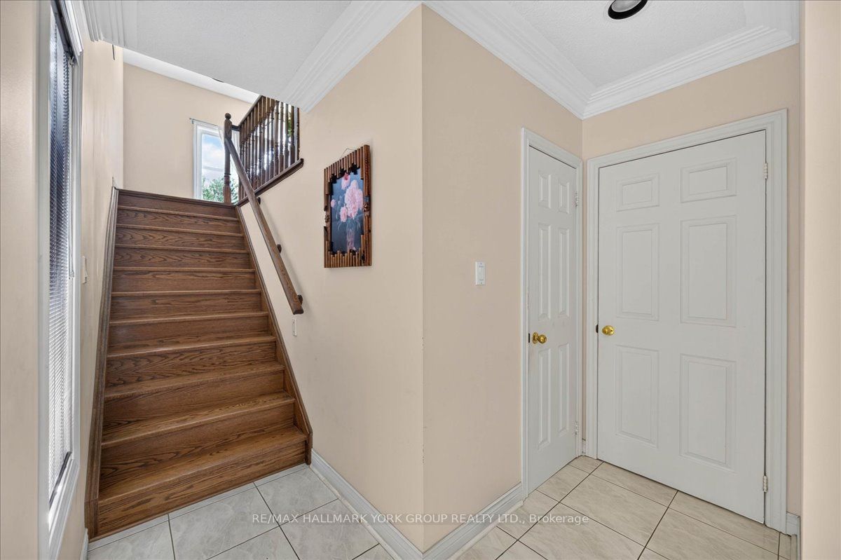 96 Townsgate Drive Property Photo 8