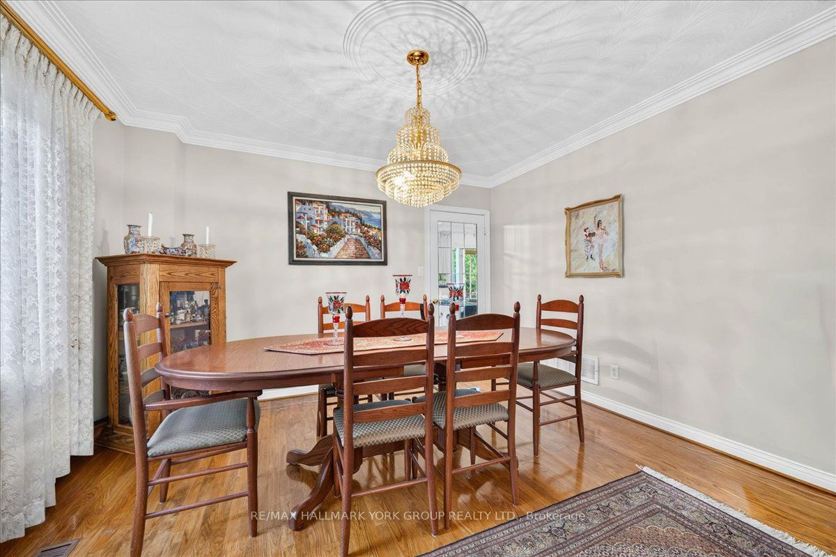 96 Townsgate Drive Property Photo 12
