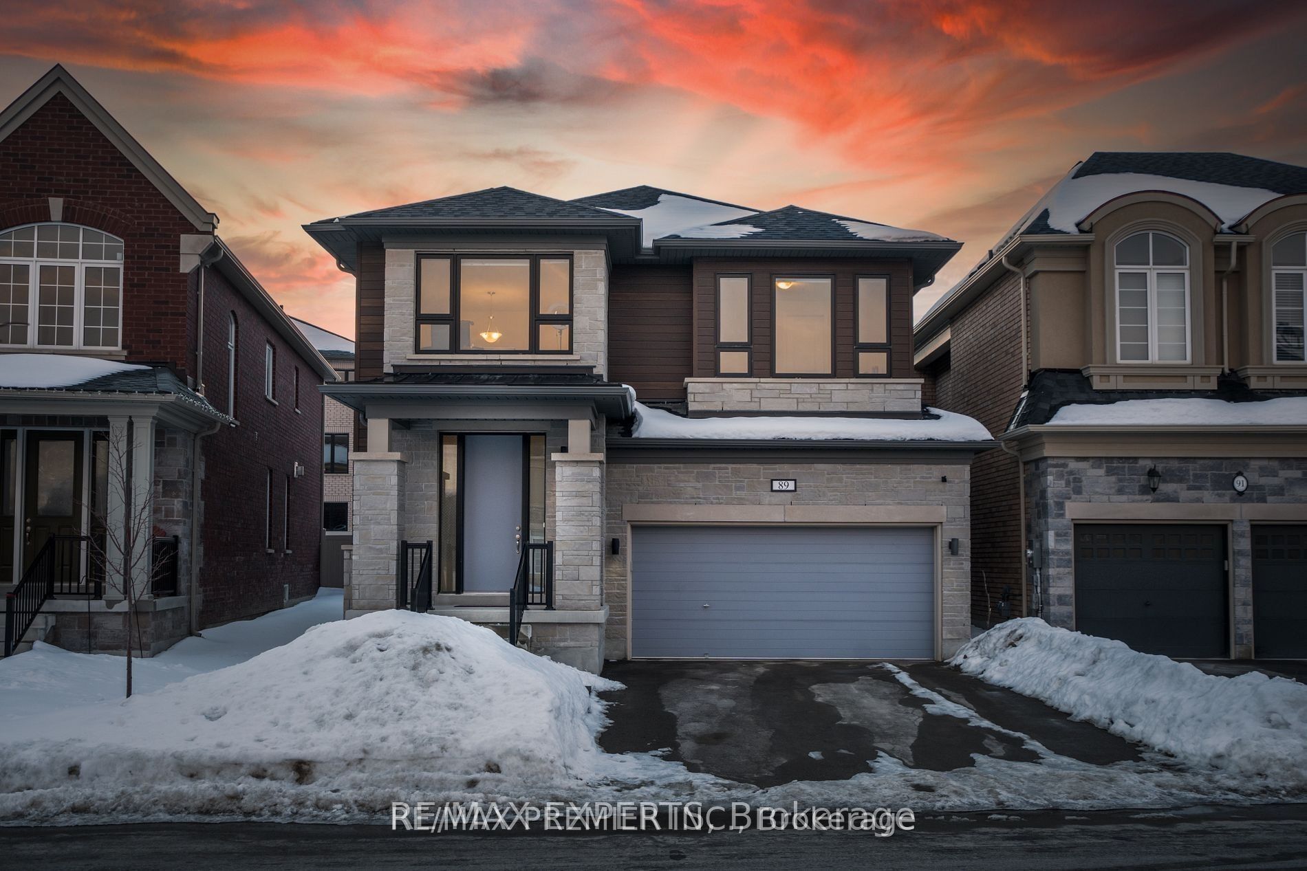 89 Forest Edge Crescent Property Photo 1