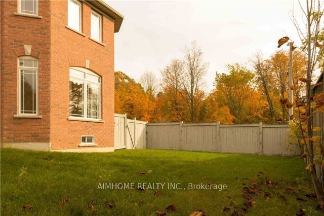 93 Bel Canto Crescent Property Photo 11