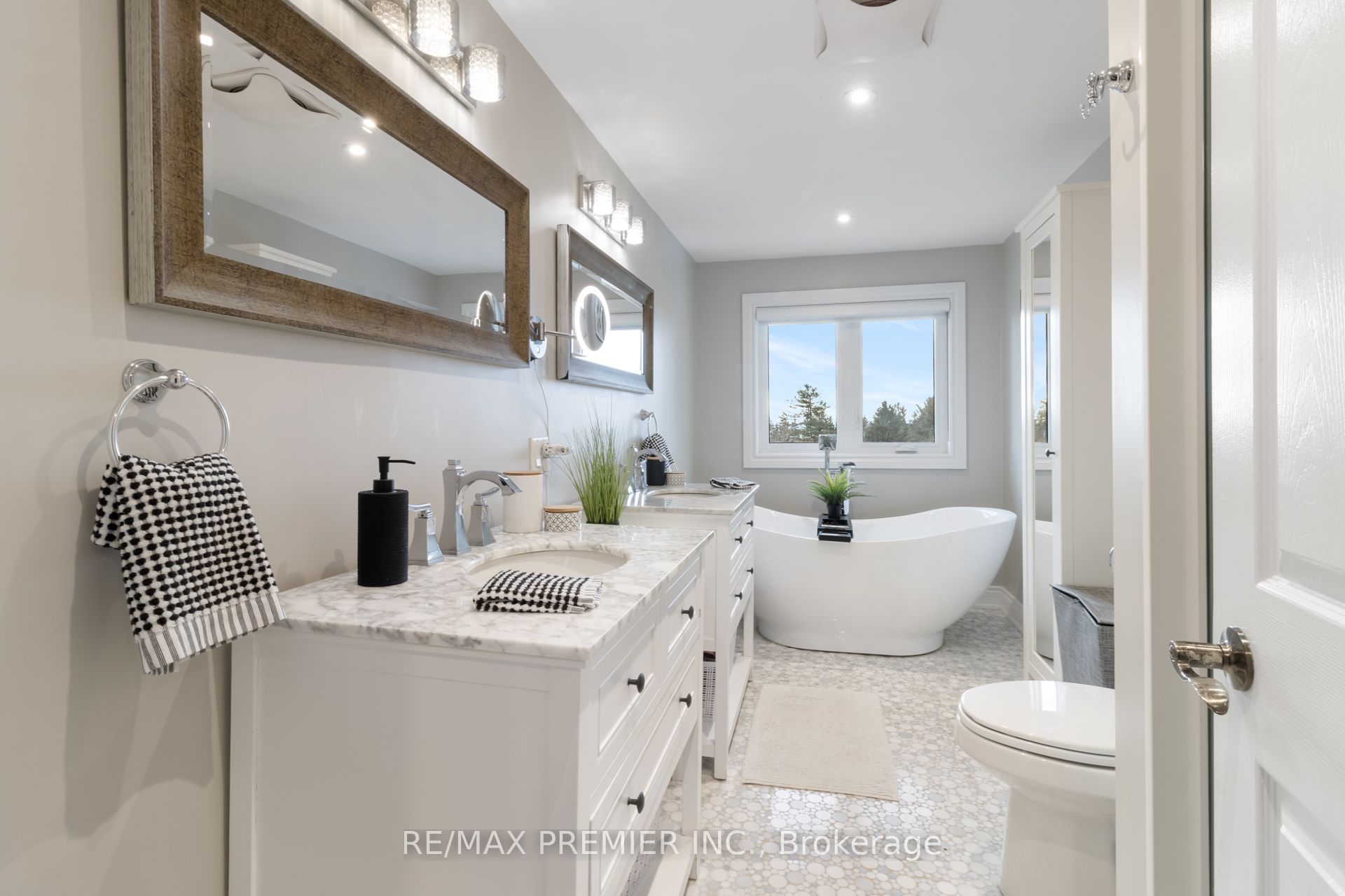 60 Nobleview Drive Property Photo 18
