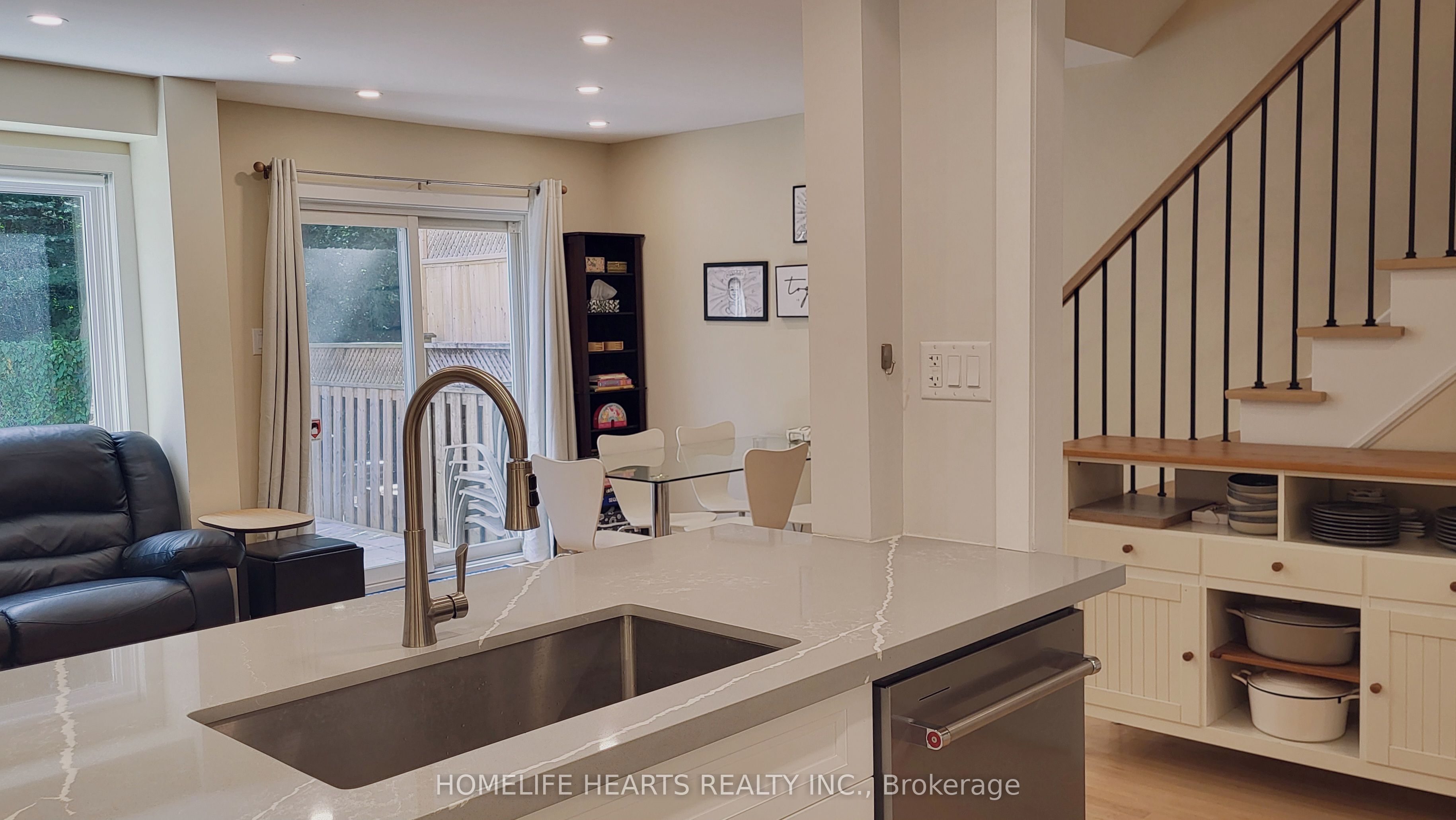 213 Park Drive Property Photo 10