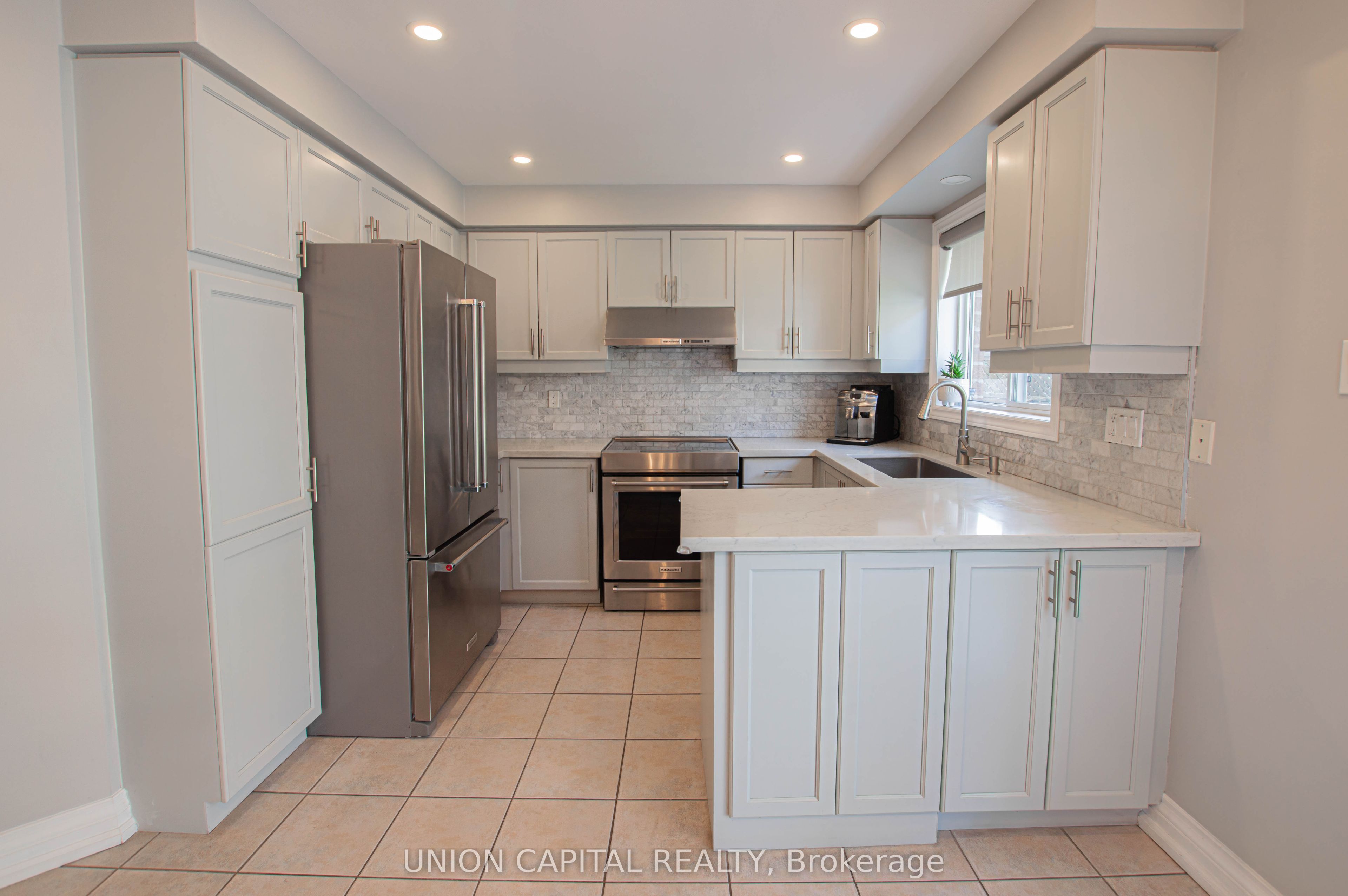 28 Sail Crescent Property Photo 14