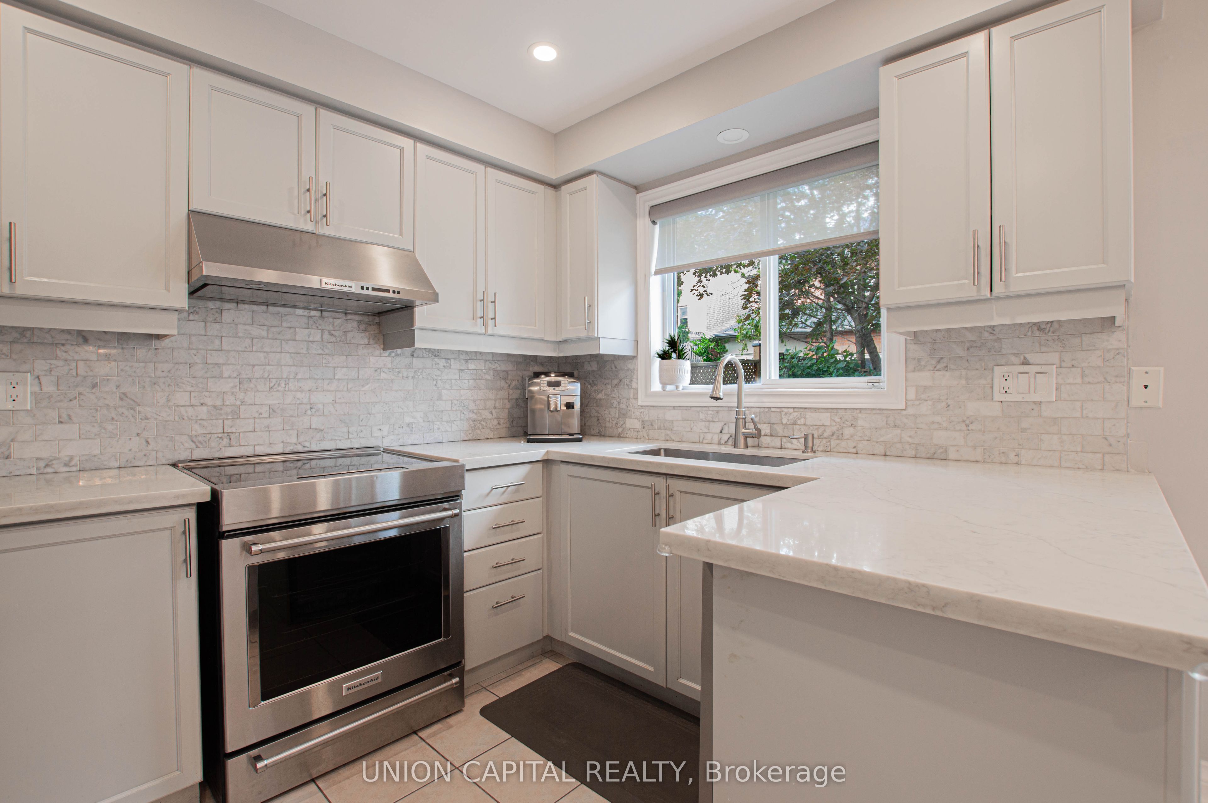 28 Sail Crescent Property Photo 16