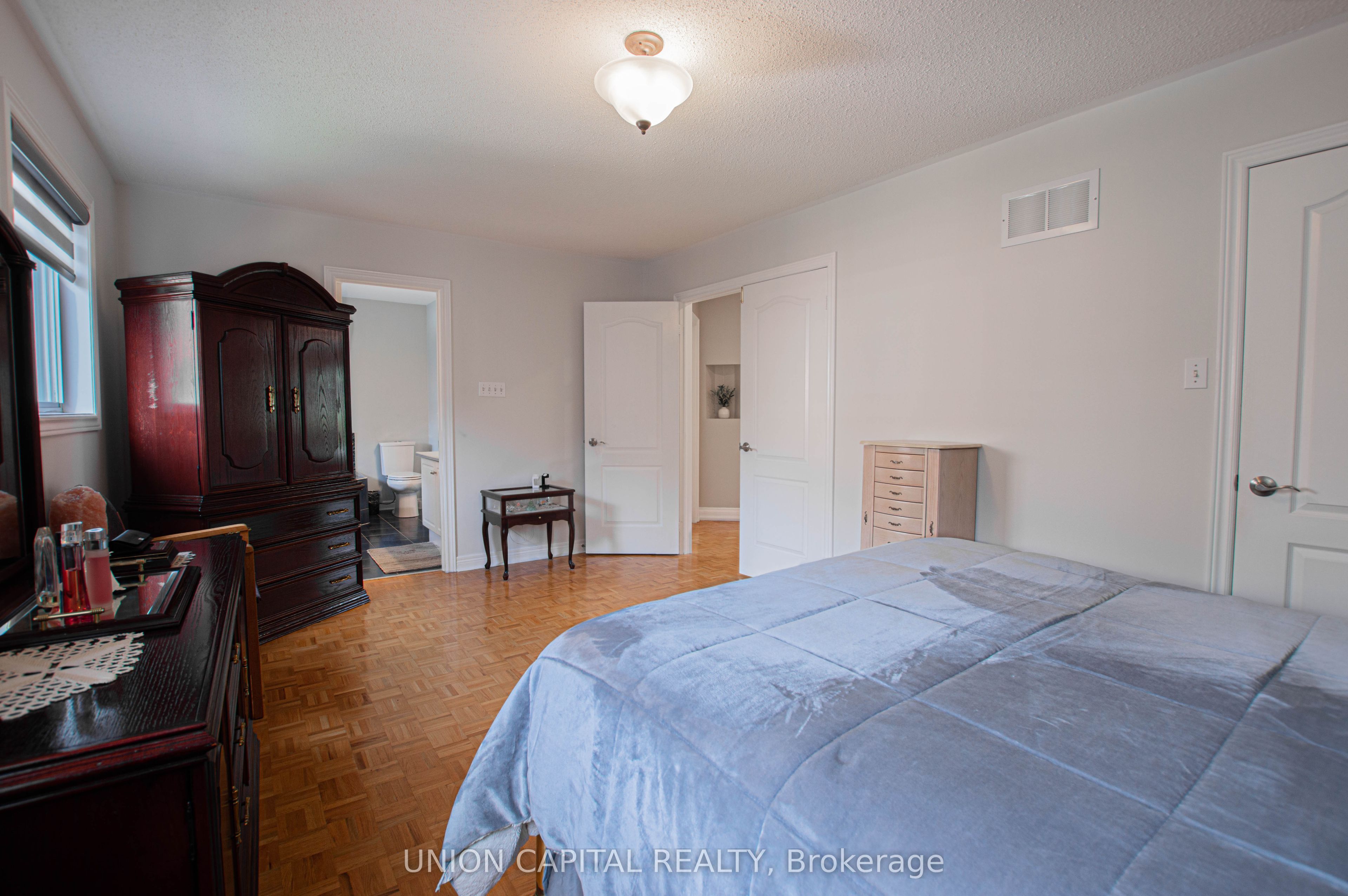 28 Sail Crescent Property Photo 34