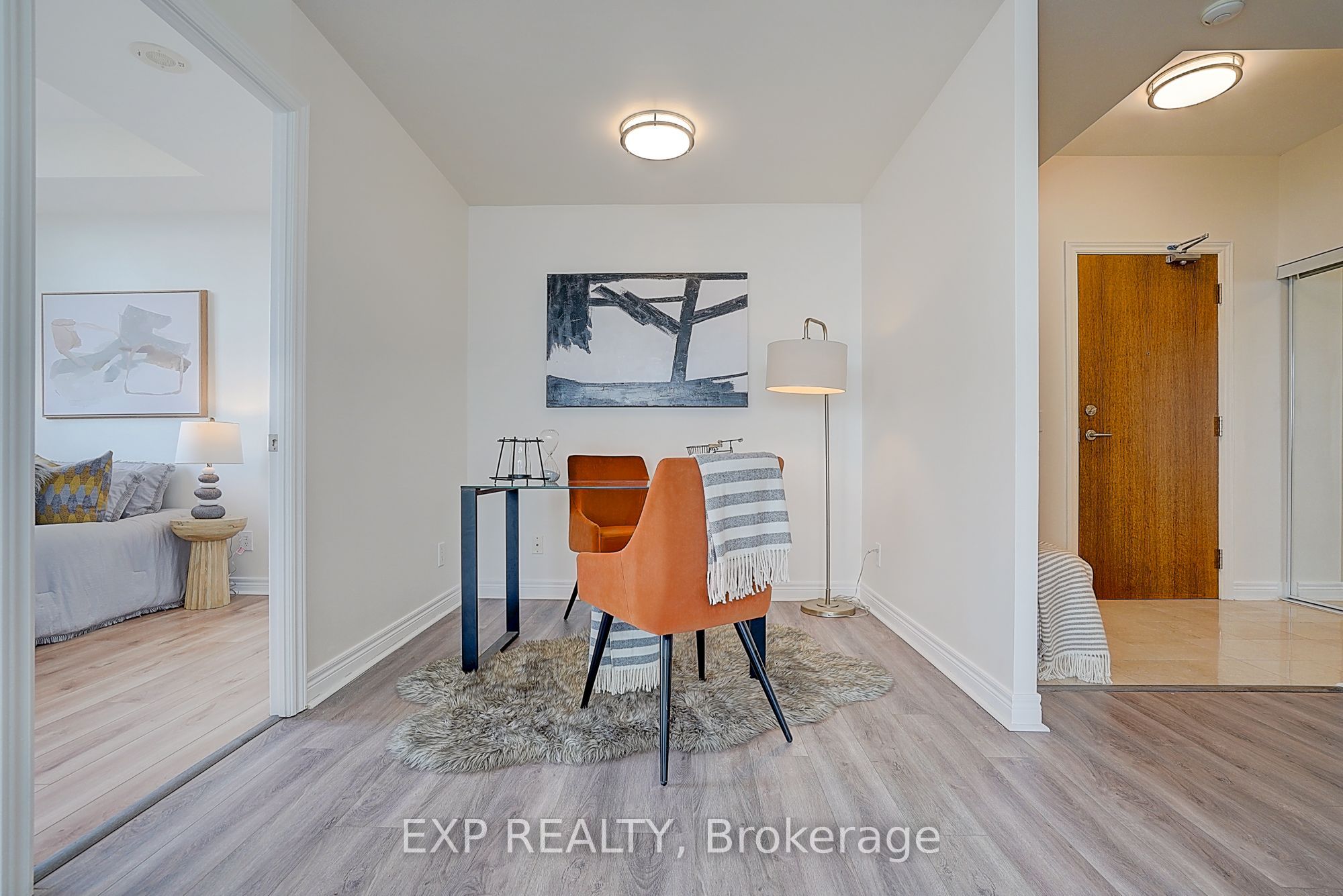 60 Disera Drive 1404 Property Photo 4