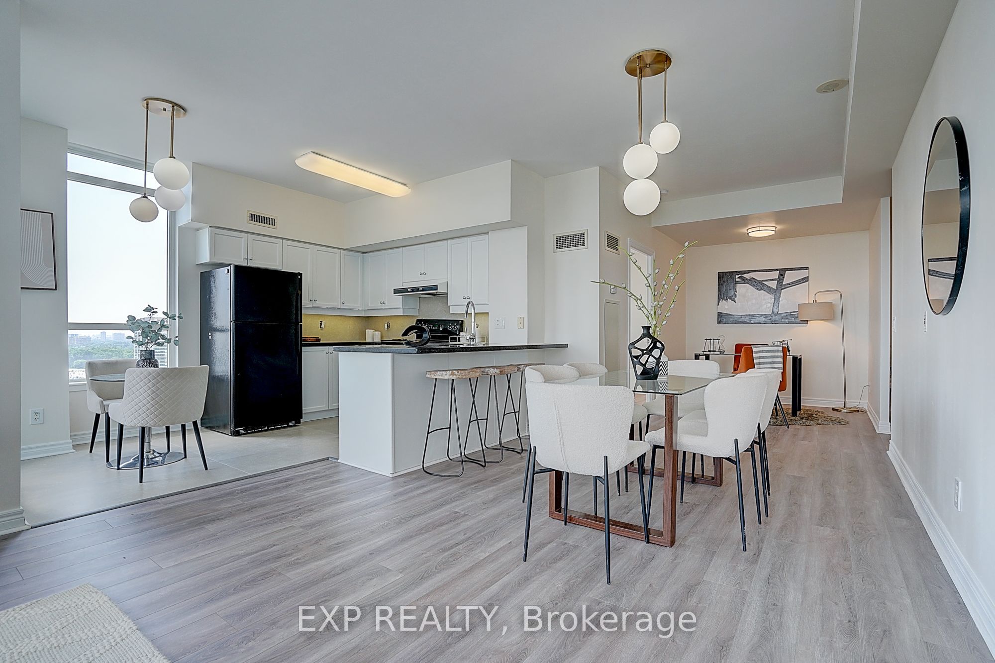 60 Disera Drive 1404 Property Photo 12