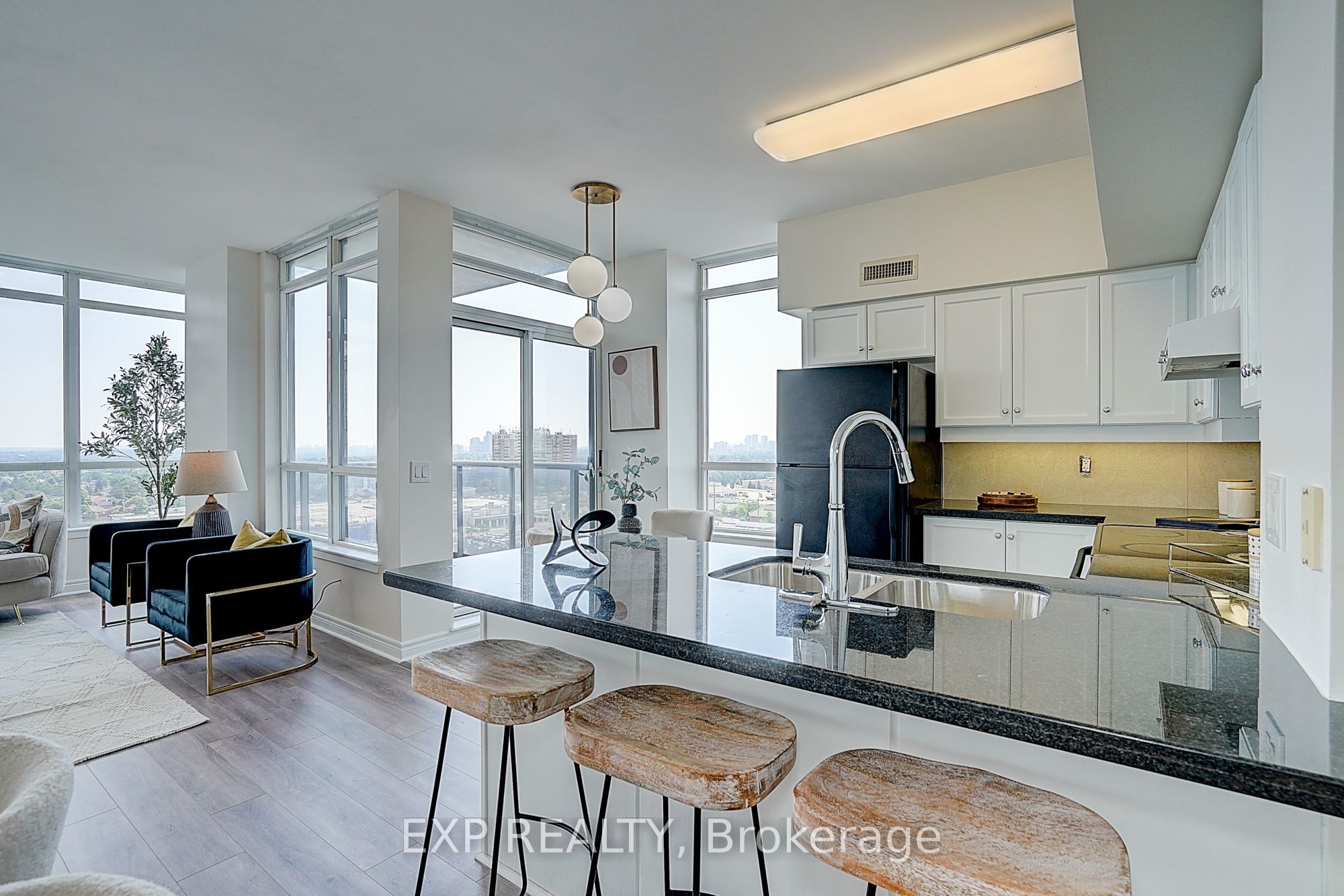 60 Disera Drive 1404 Property Photo 14