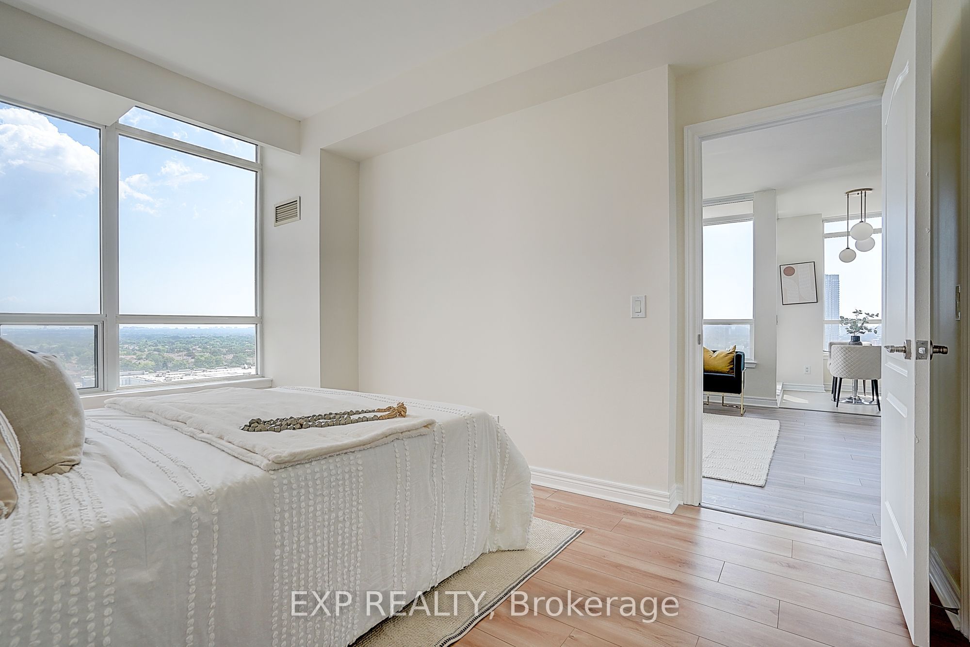 60 Disera Drive 1404 Property Photo 19
