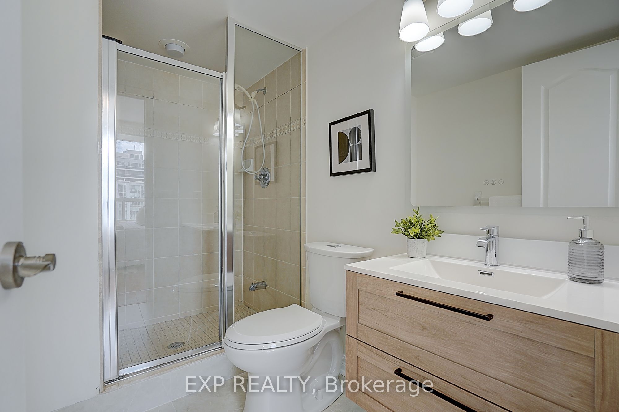 60 Disera Drive 1404 Property Photo 20