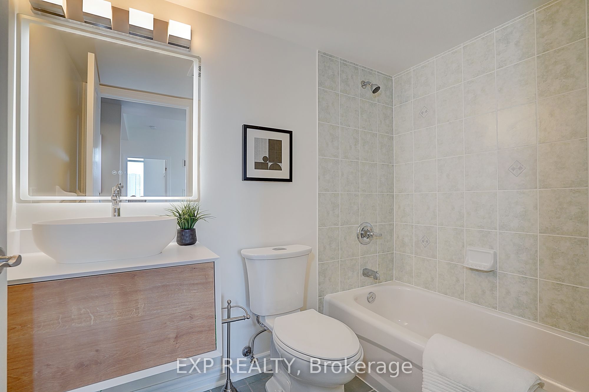 60 Disera Drive 1404 Property Photo 23