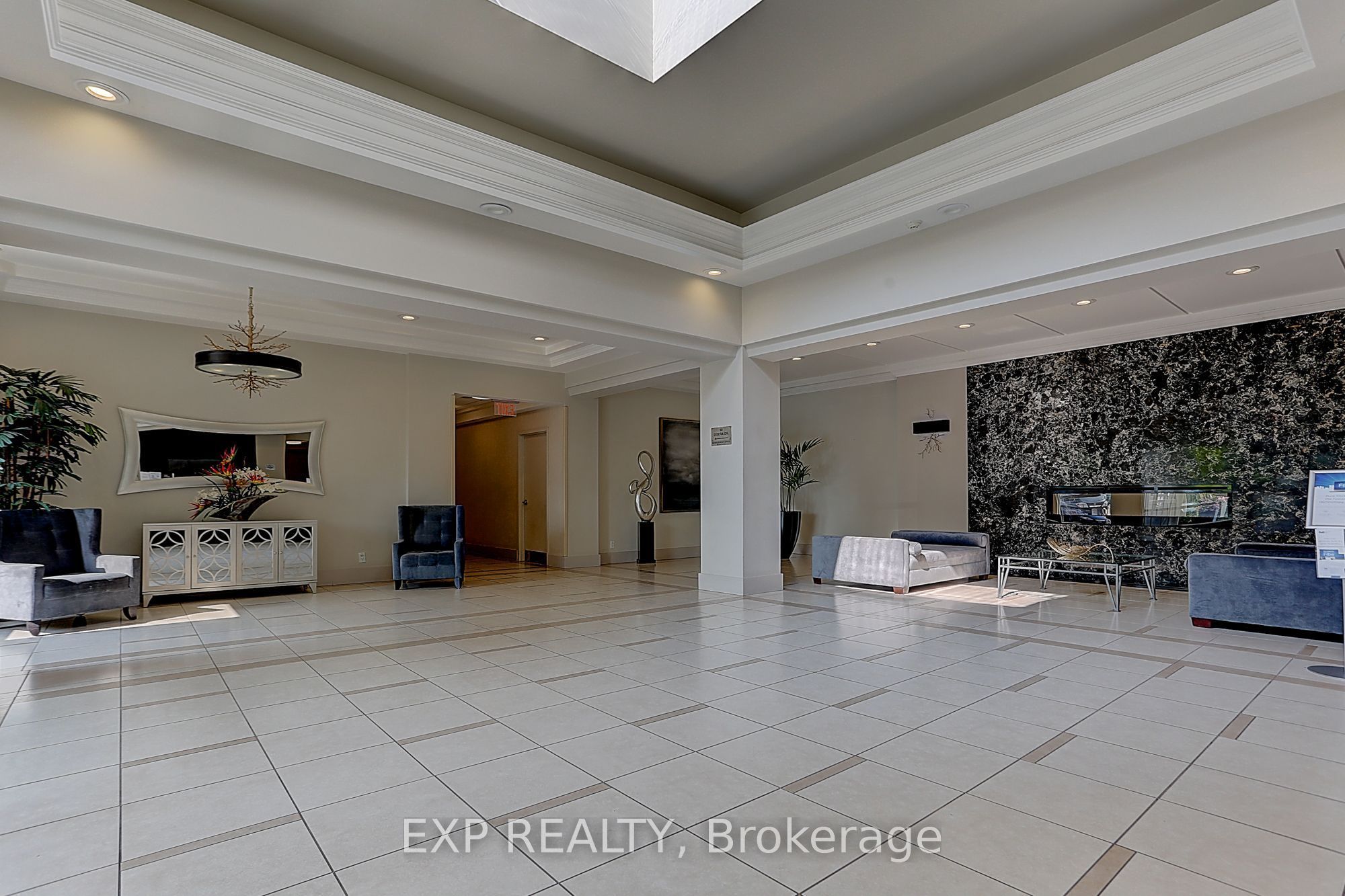 60 Disera Drive 1404 Property Photo 27
