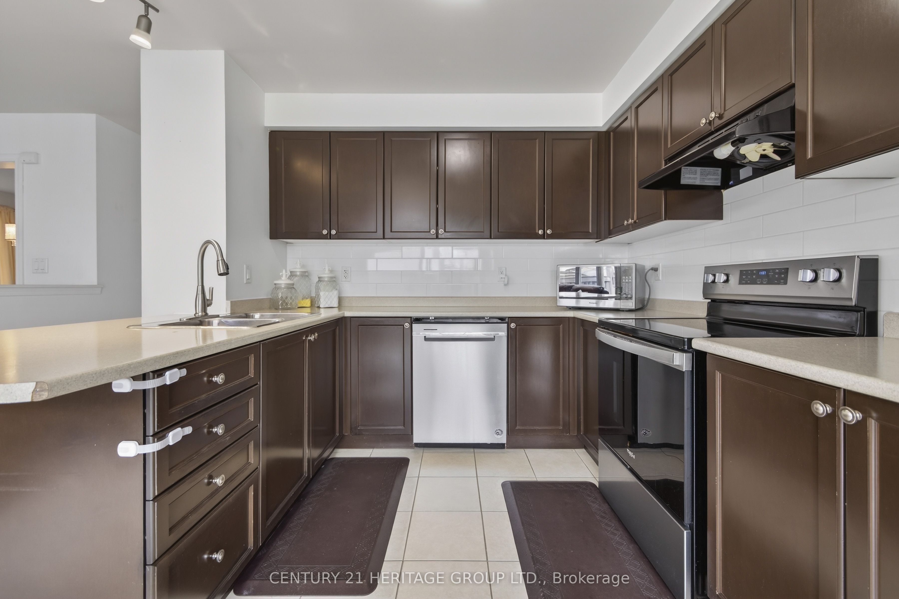 17 Gordon Drive Property Photo 4