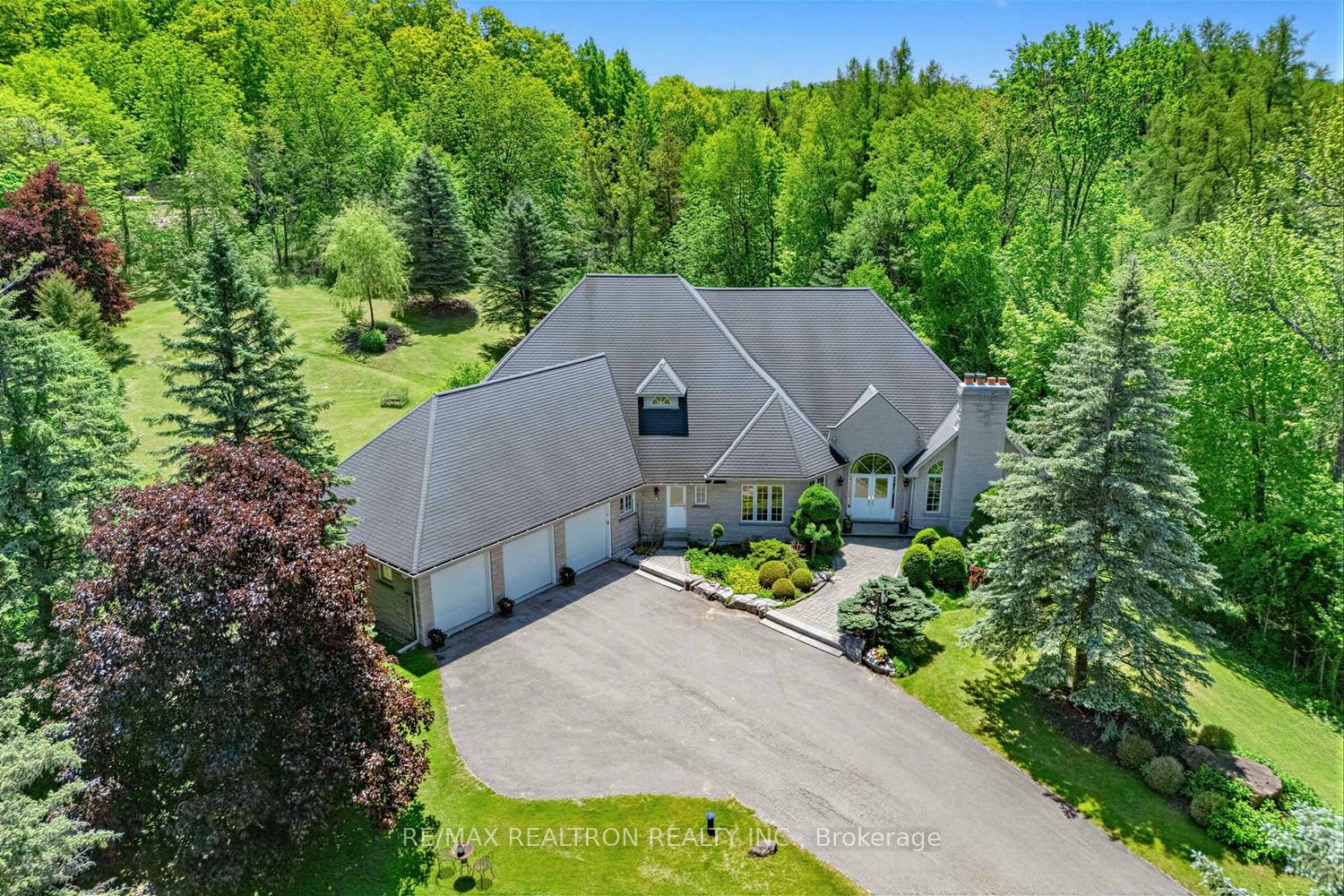 7 Gilbert Drive Property Photo 1
