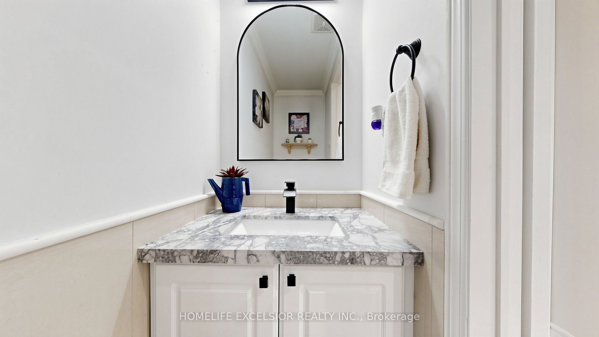 88 Kemano Road Property Photo 28