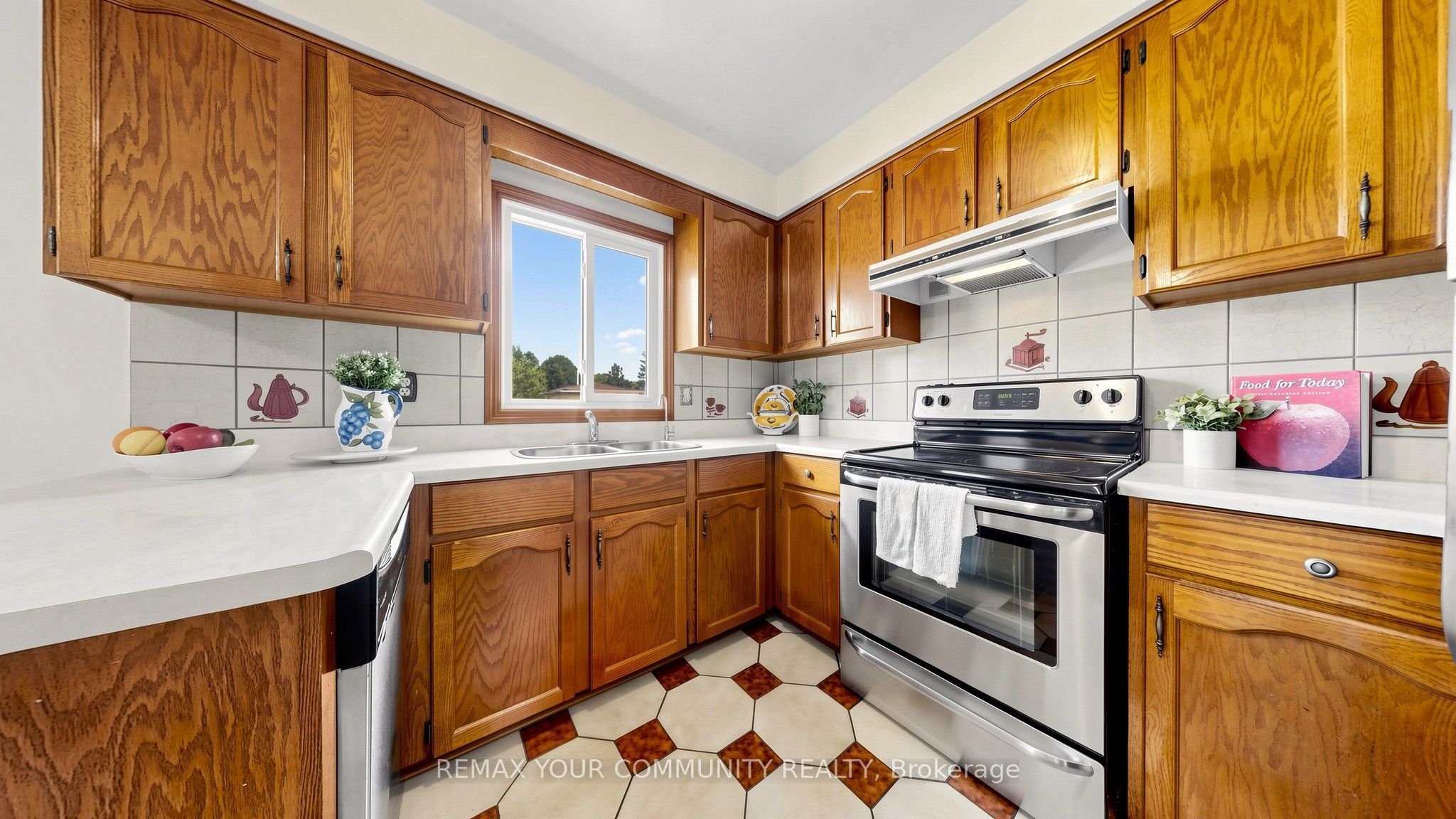 2 Janus Place Property Photo 10