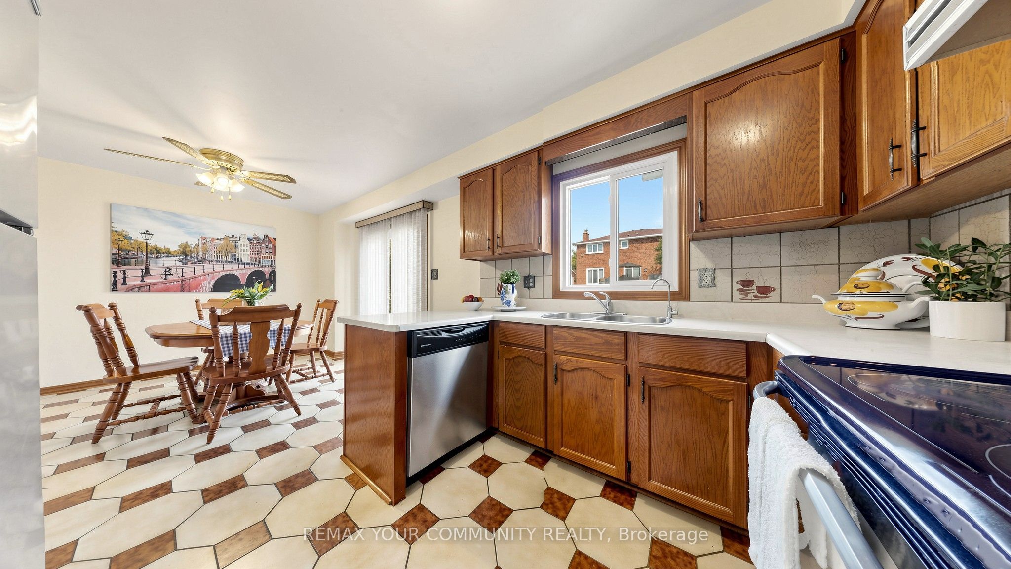2 Janus Place Property Photo 11