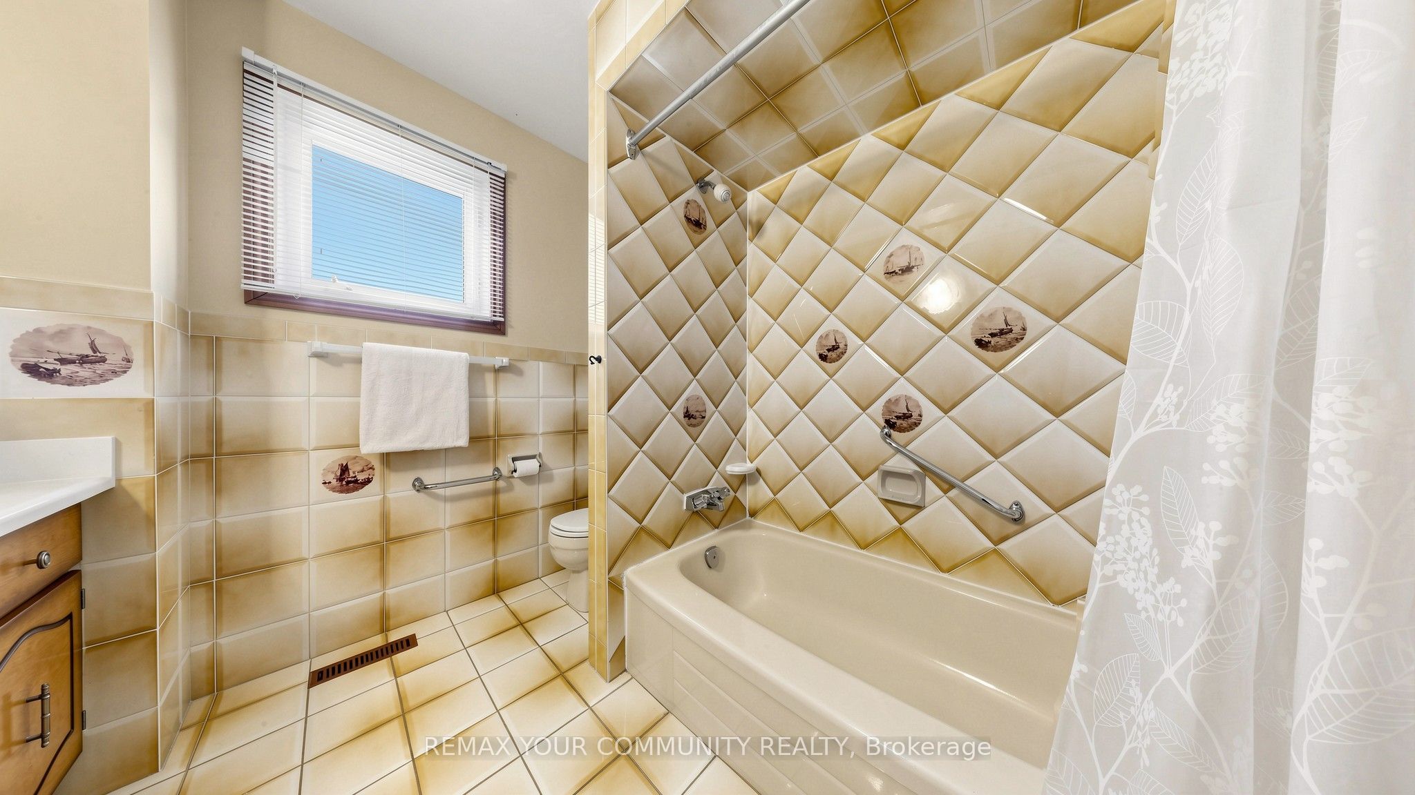 2 Janus Place Property Photo 21