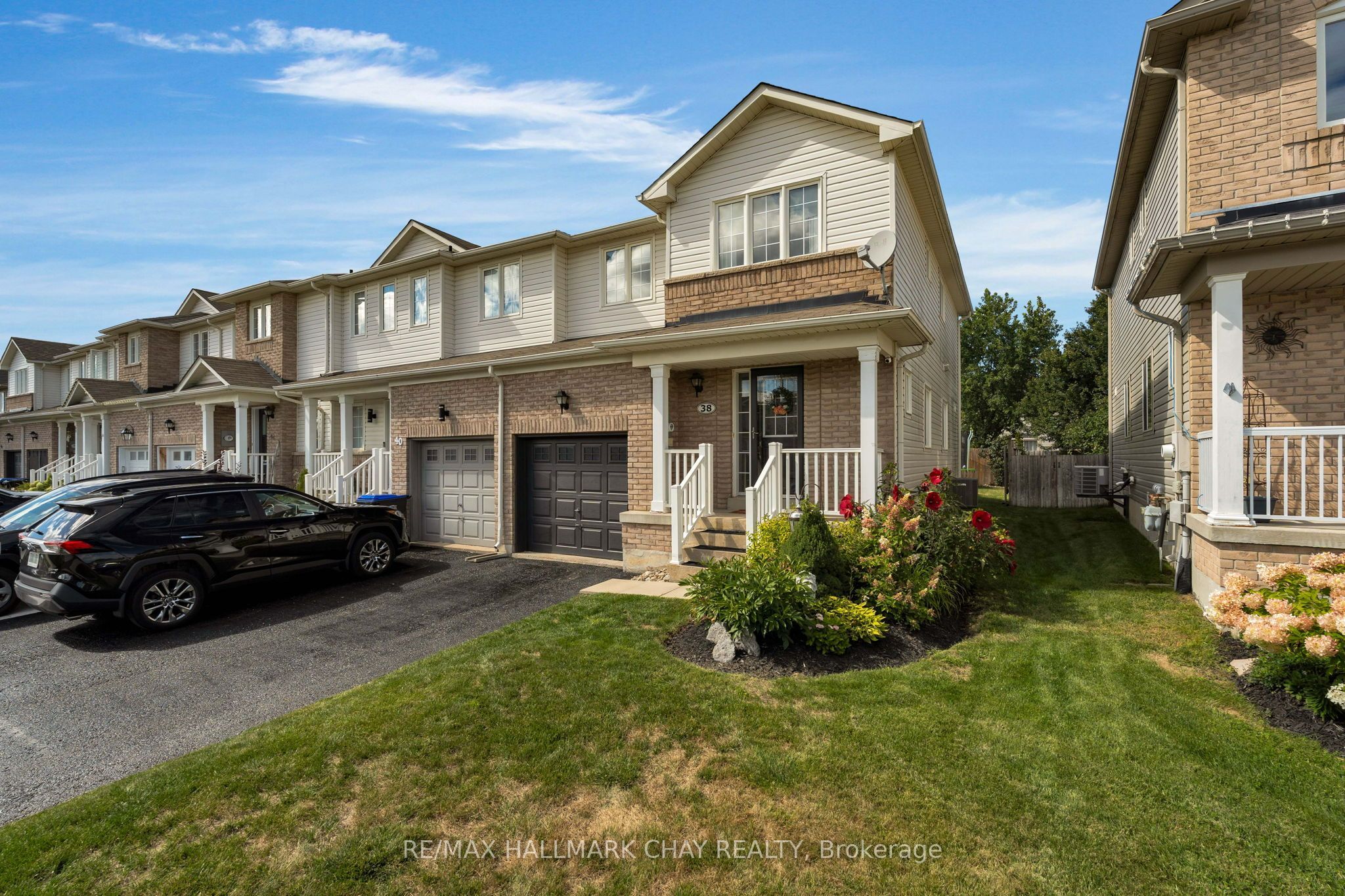 38 Admiral Crescent Property Photo 1