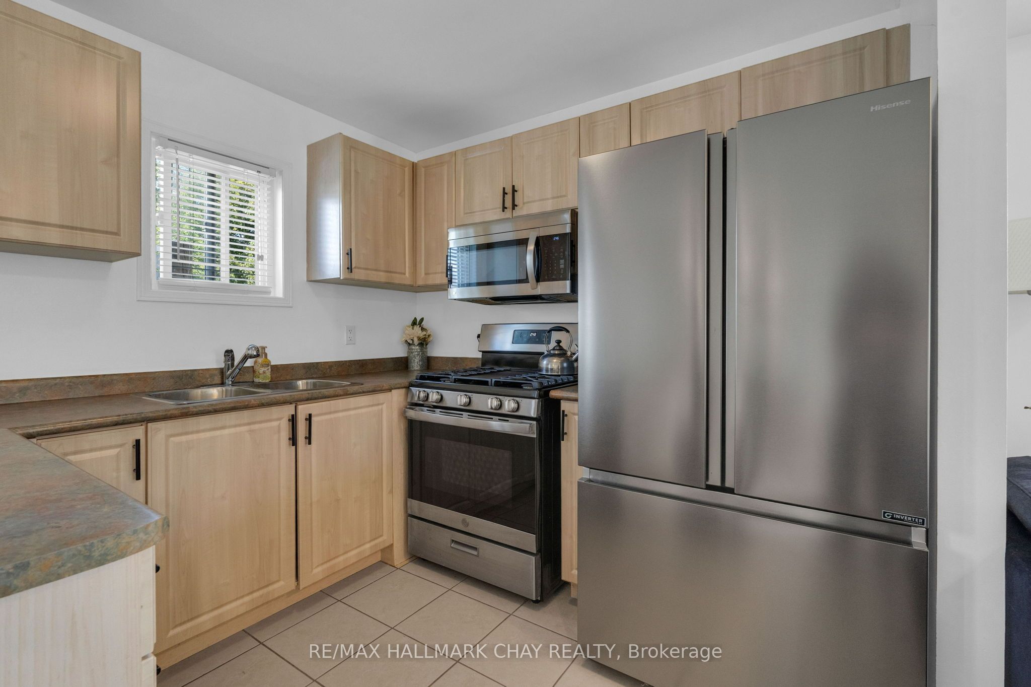 38 Admiral Crescent Property Photo 7