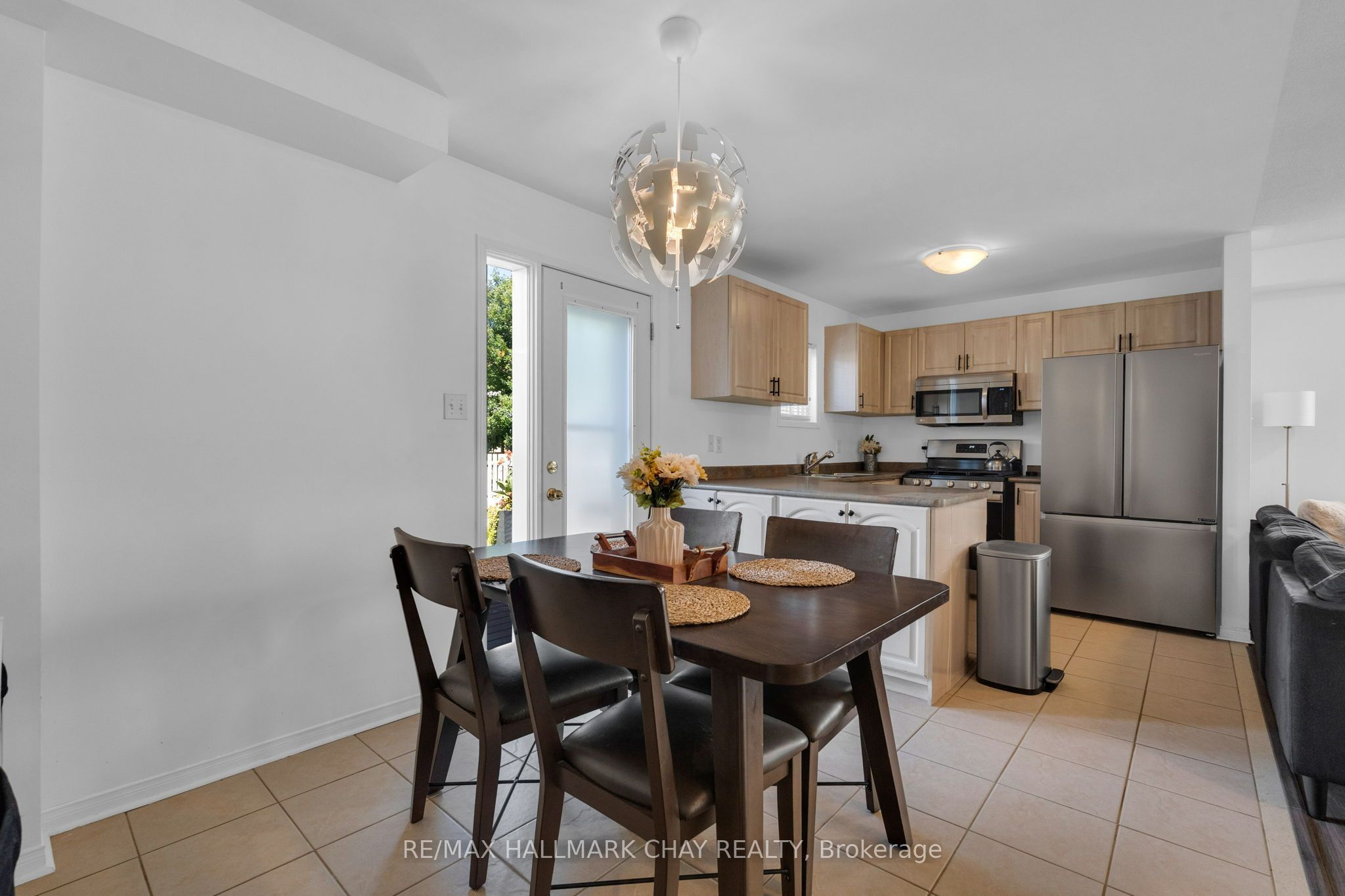 38 Admiral Crescent Property Photo 8