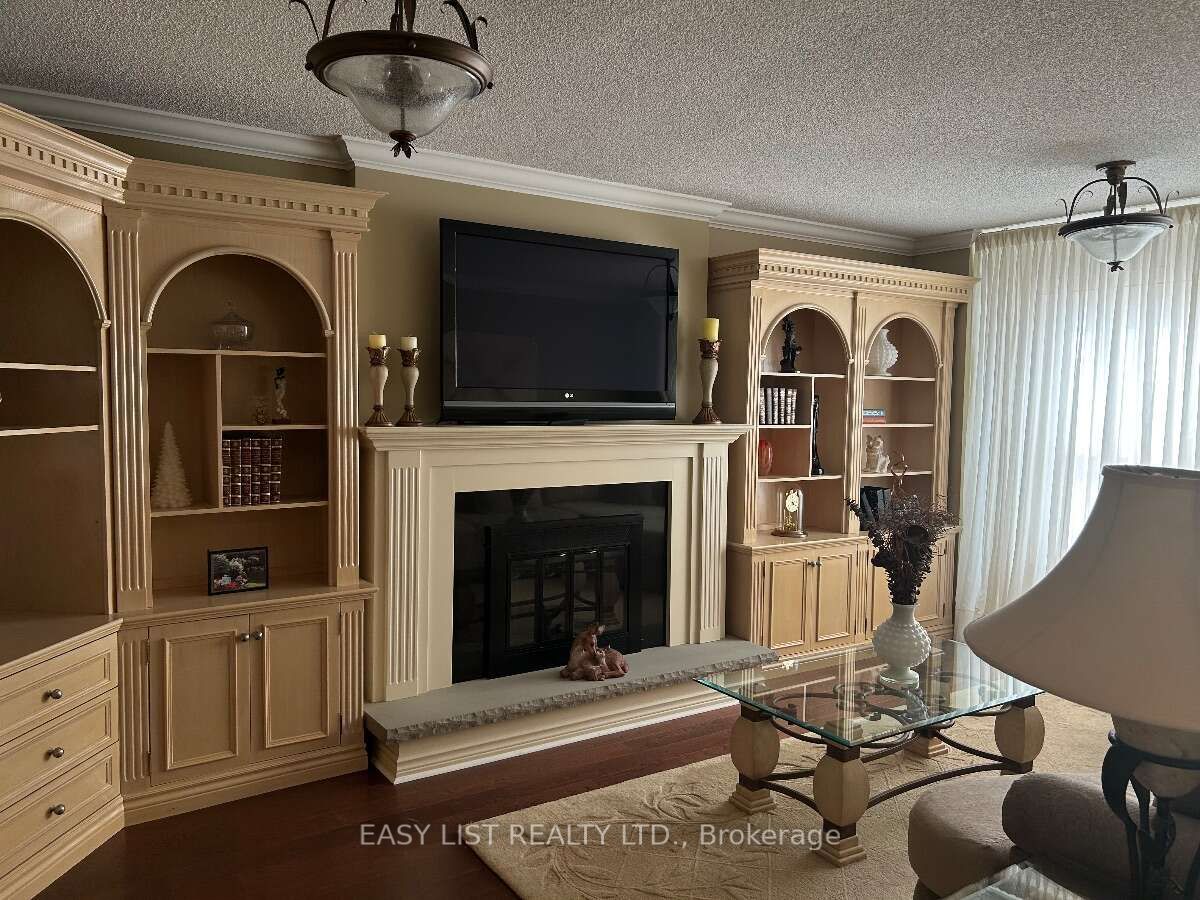 14 Gas Light Crescent Property Photo 5