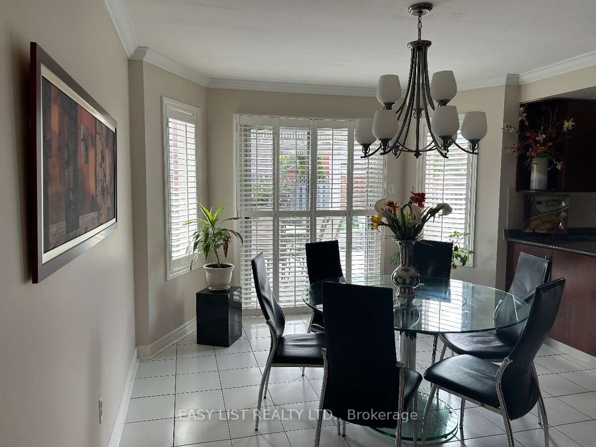 14 Gas Light Crescent Property Photo 6