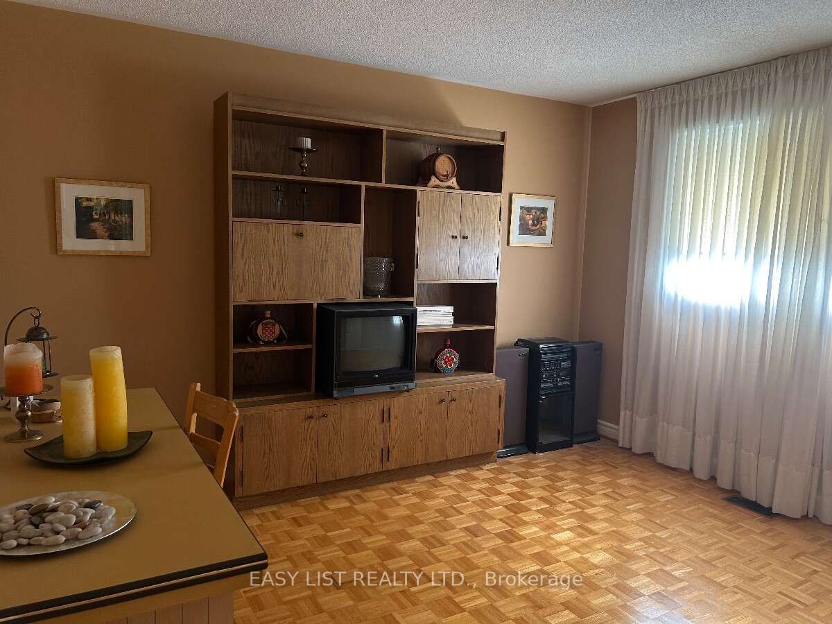 14 Gas Light Crescent Property Photo 11