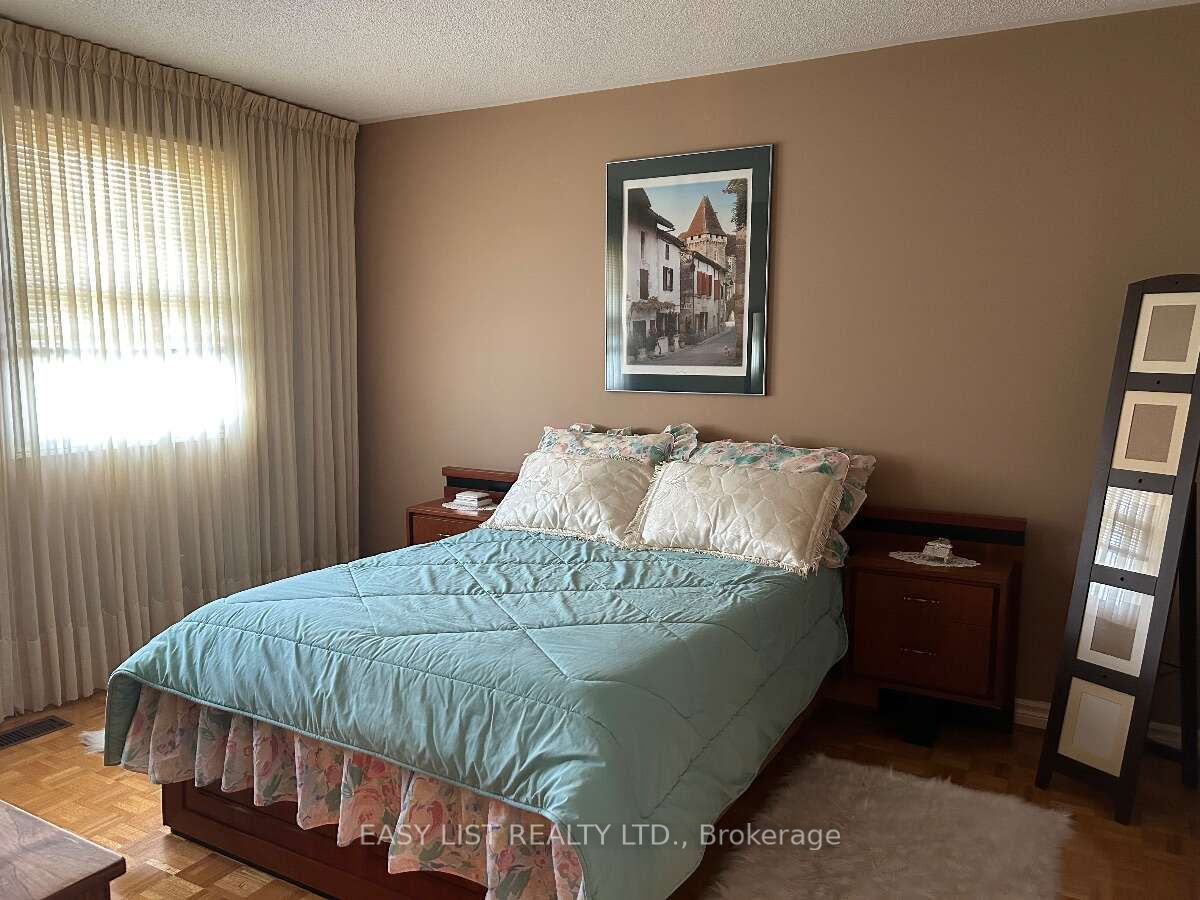 14 Gas Light Crescent Property Photo 13