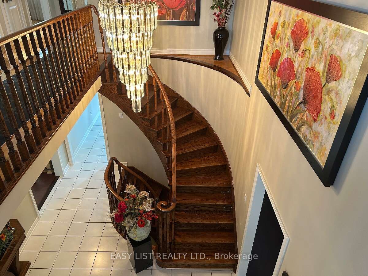 14 Gas Light Crescent Property Photo 17