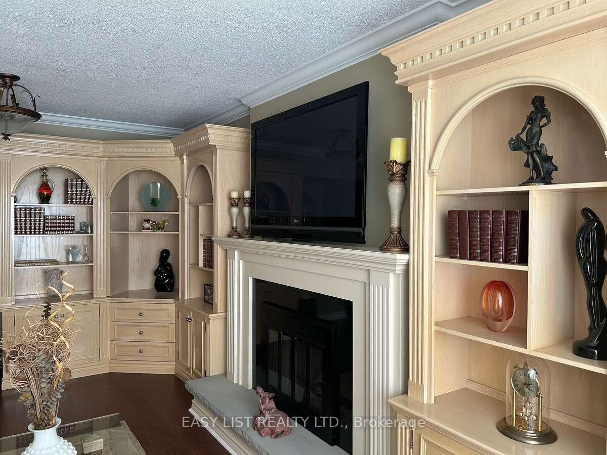 14 Gas Light Crescent Property Photo 17