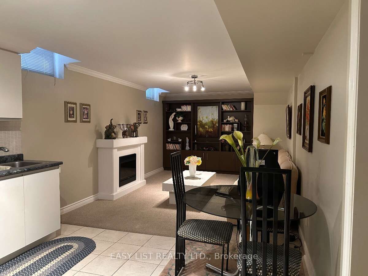 14 Gas Light Crescent Property Photo 24