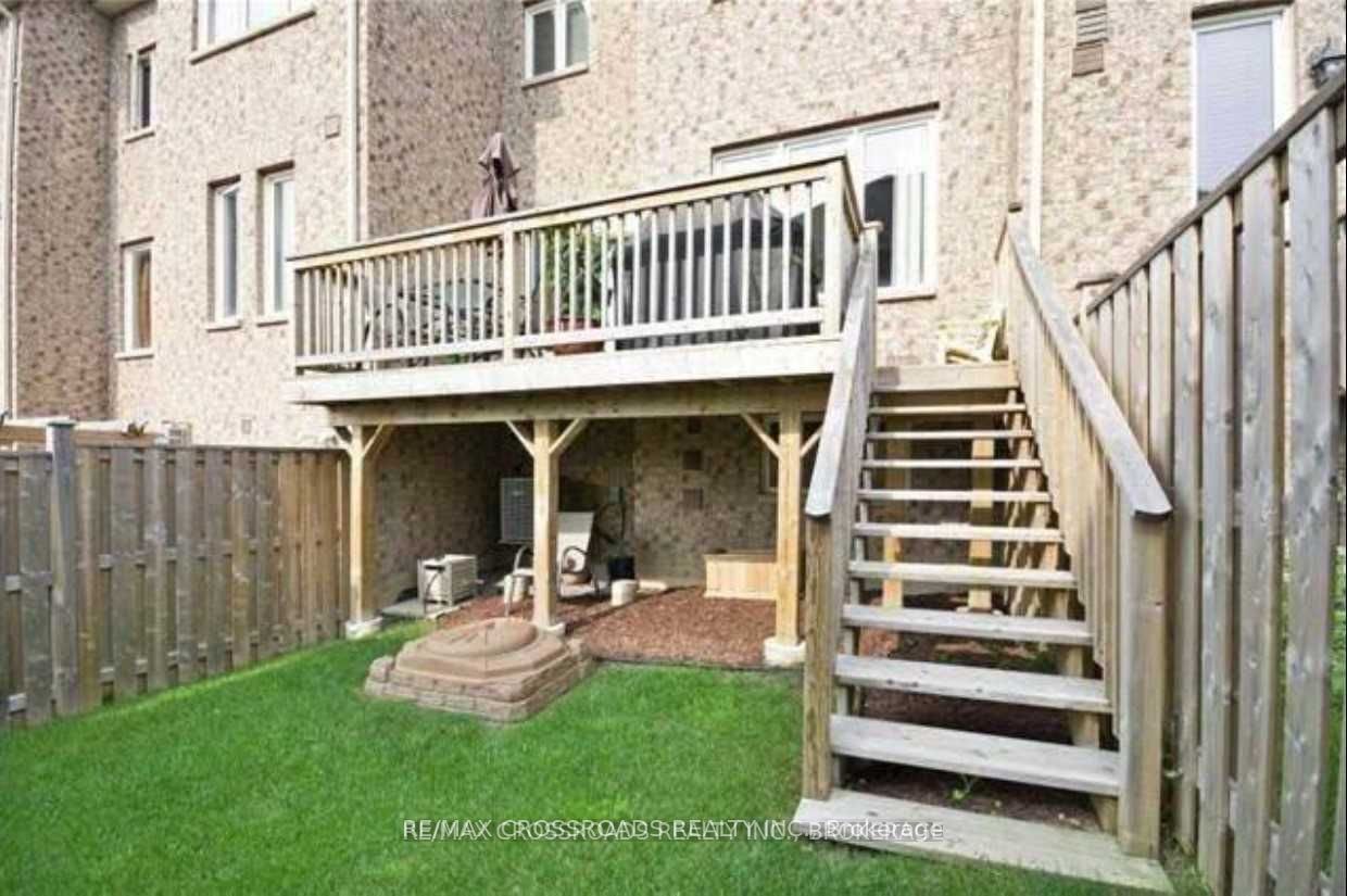 95 Thatcher Crescent Property Photo 14