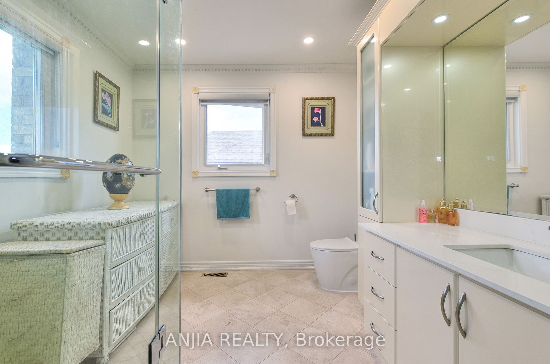 127 Tomlinson Circle Property Photo 11