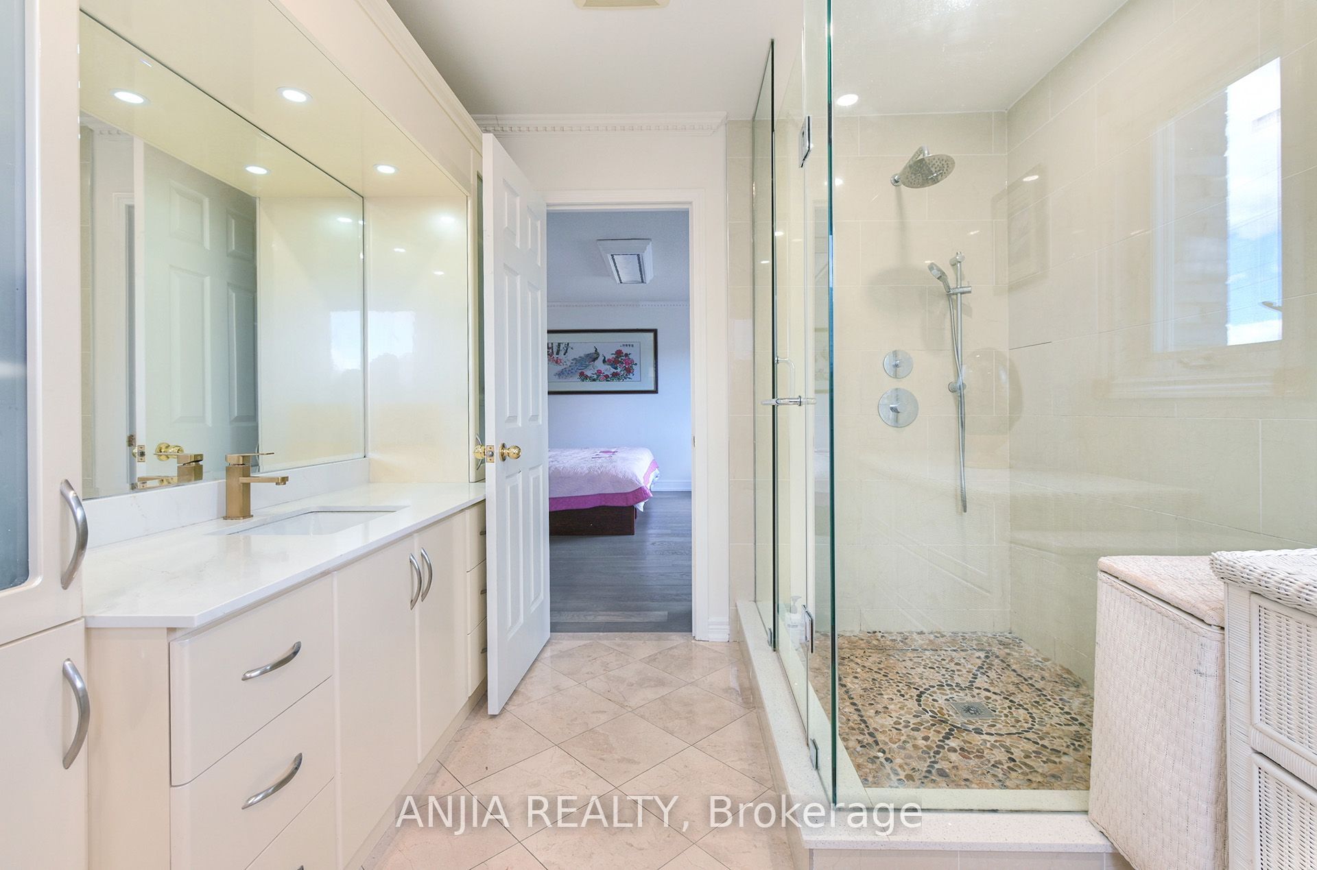 127 Tomlinson Circle Property Photo 12