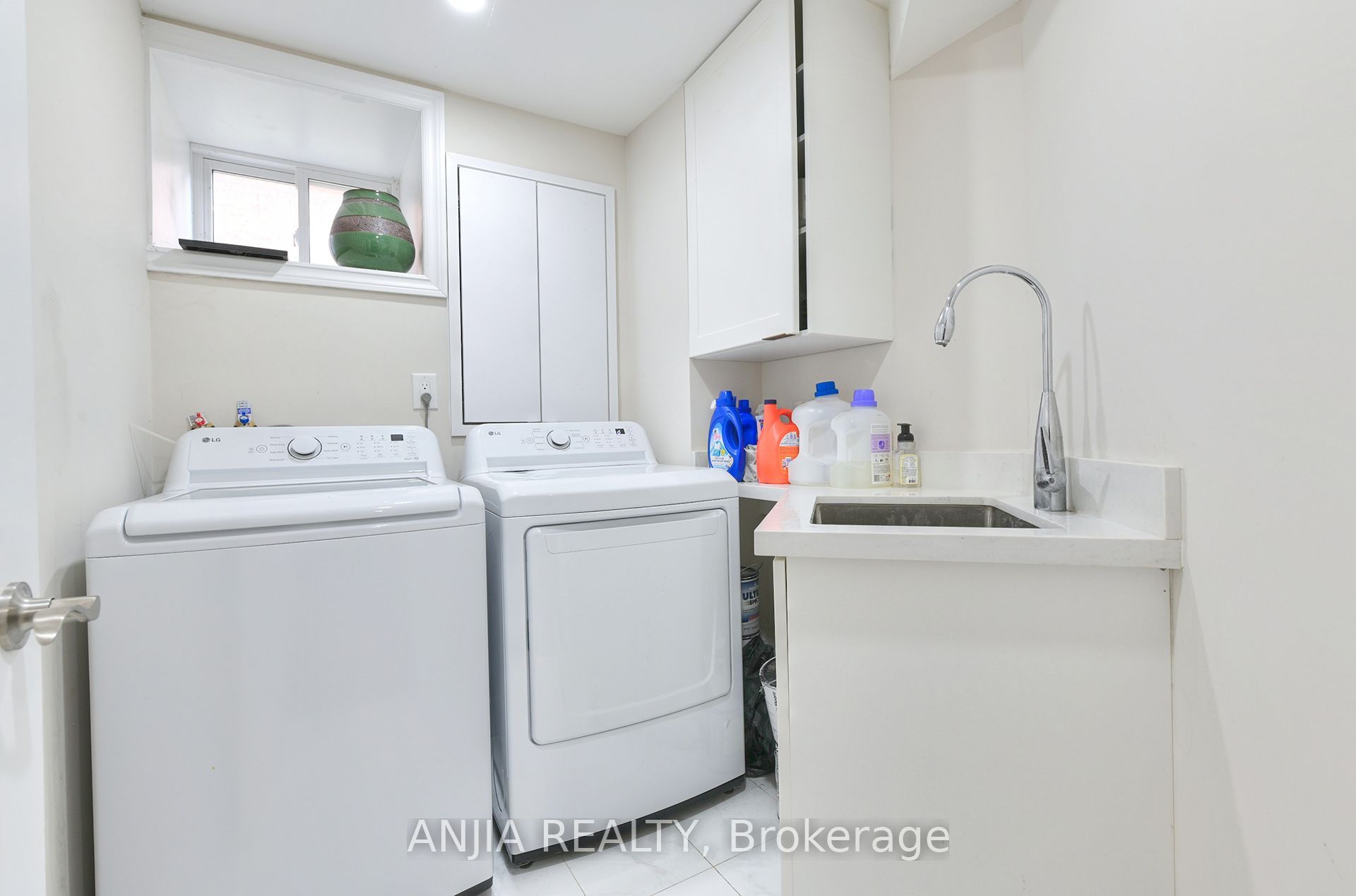 127 Tomlinson Circle Property Photo 22