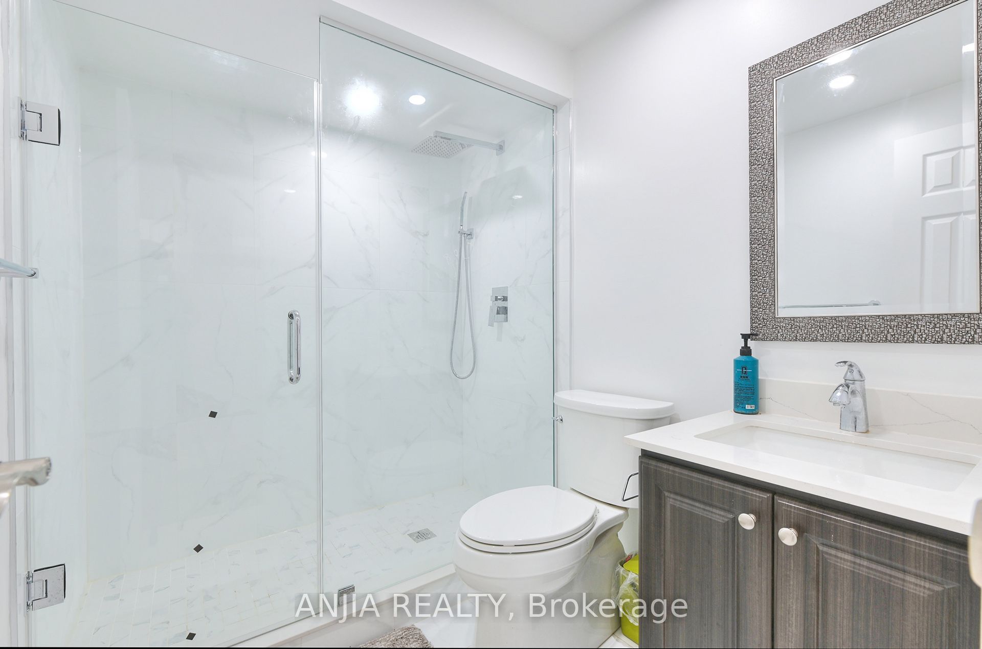127 Tomlinson Circle Property Photo 24