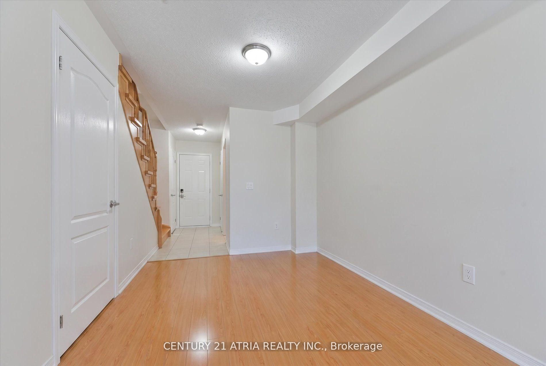5245 Major Mackenzie Drive E Property Photo 4