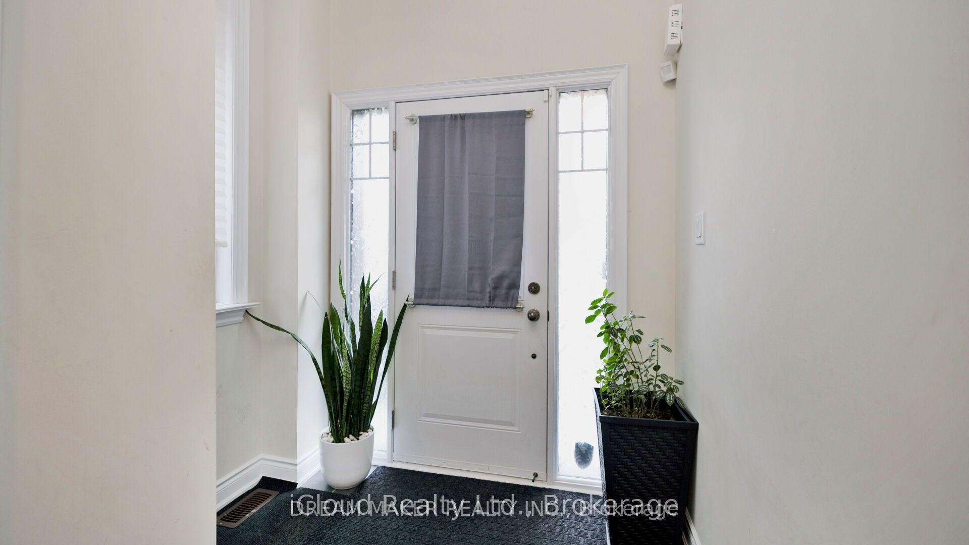 73 Lorne Thomas Place Property Photo 4