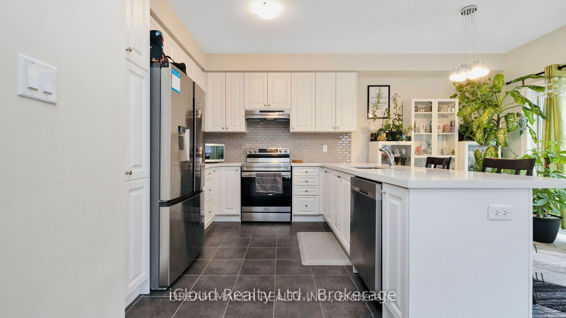 73 Lorne Thomas Place Property Photo 13