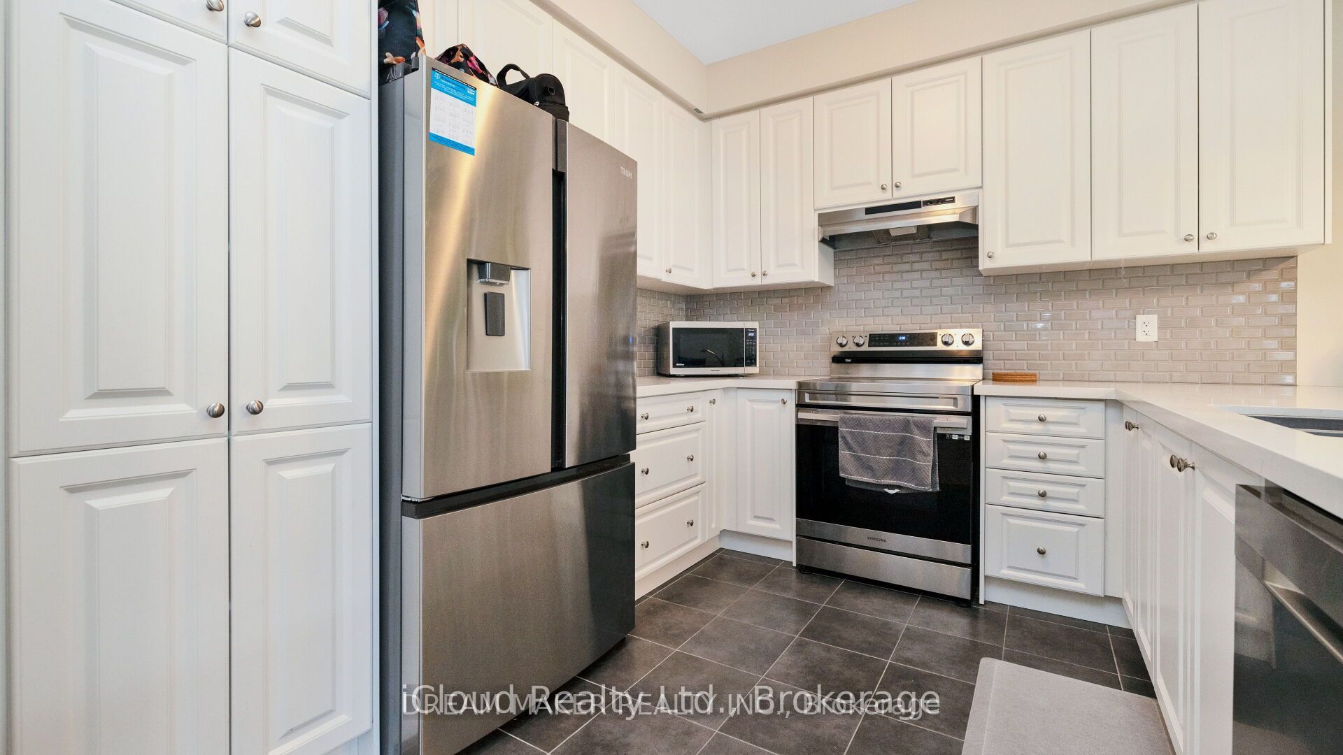73 Lorne Thomas Place Property Photo 14