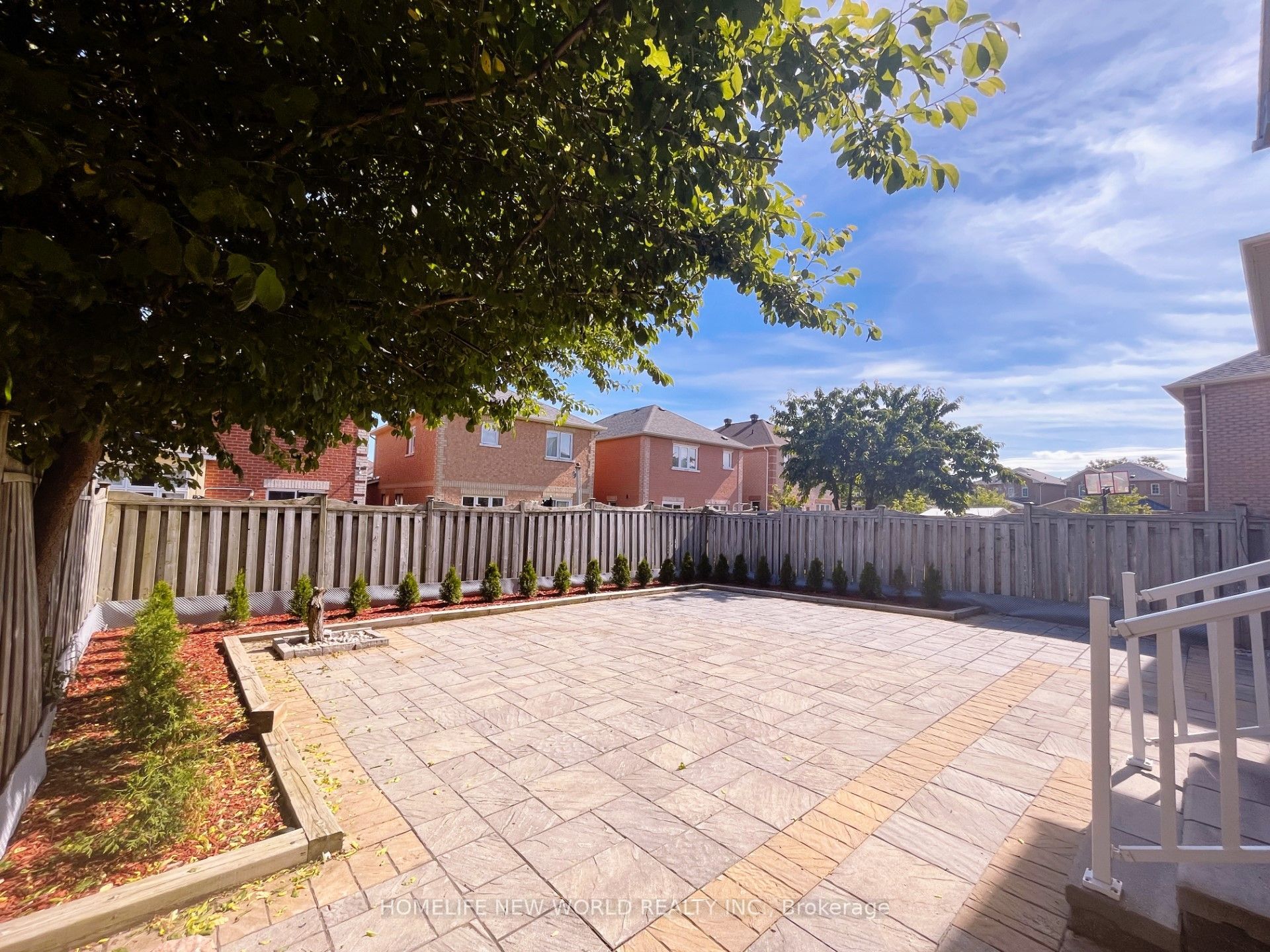7 Symphony Gate Property Photo 4